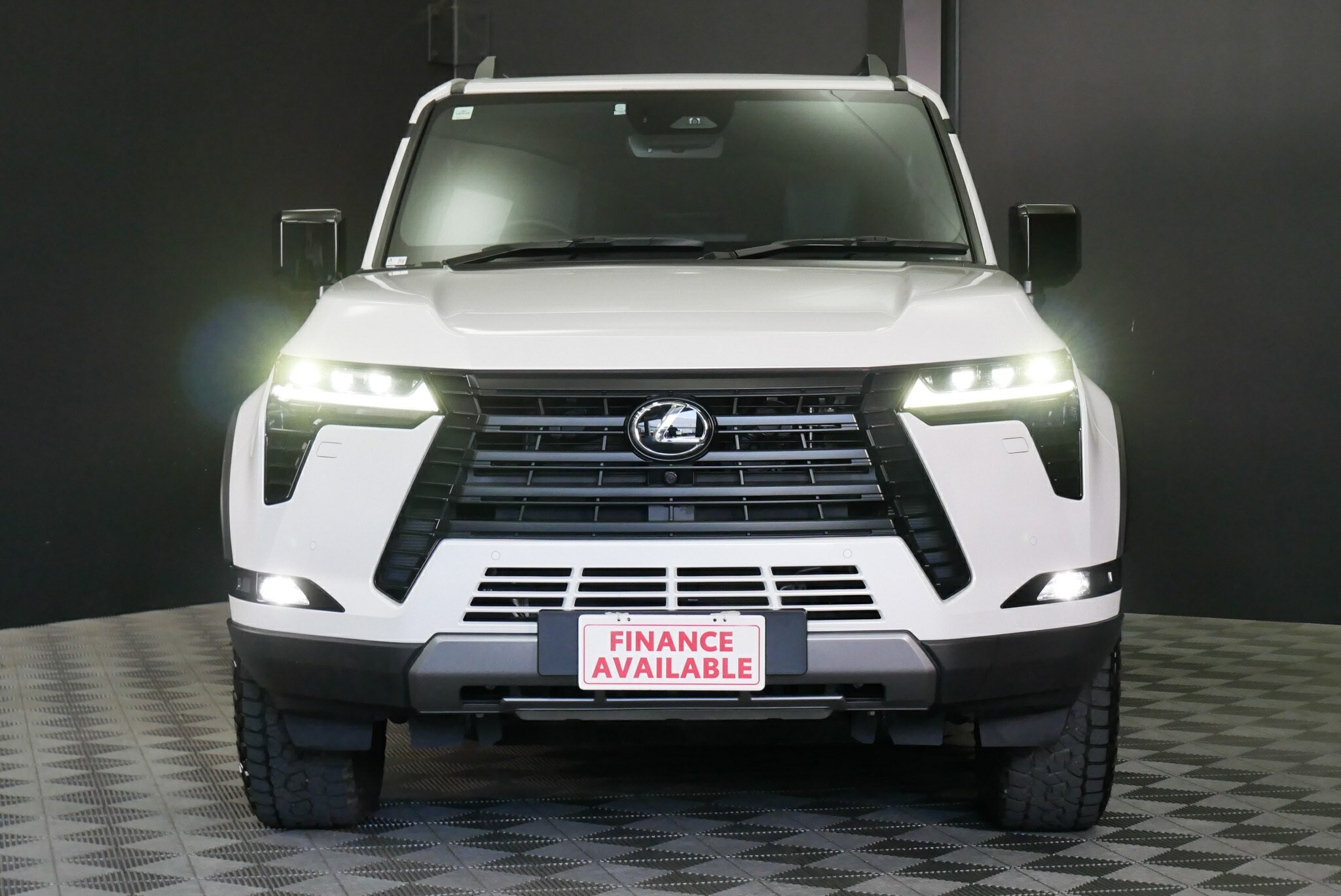 Lexus Gx image 2