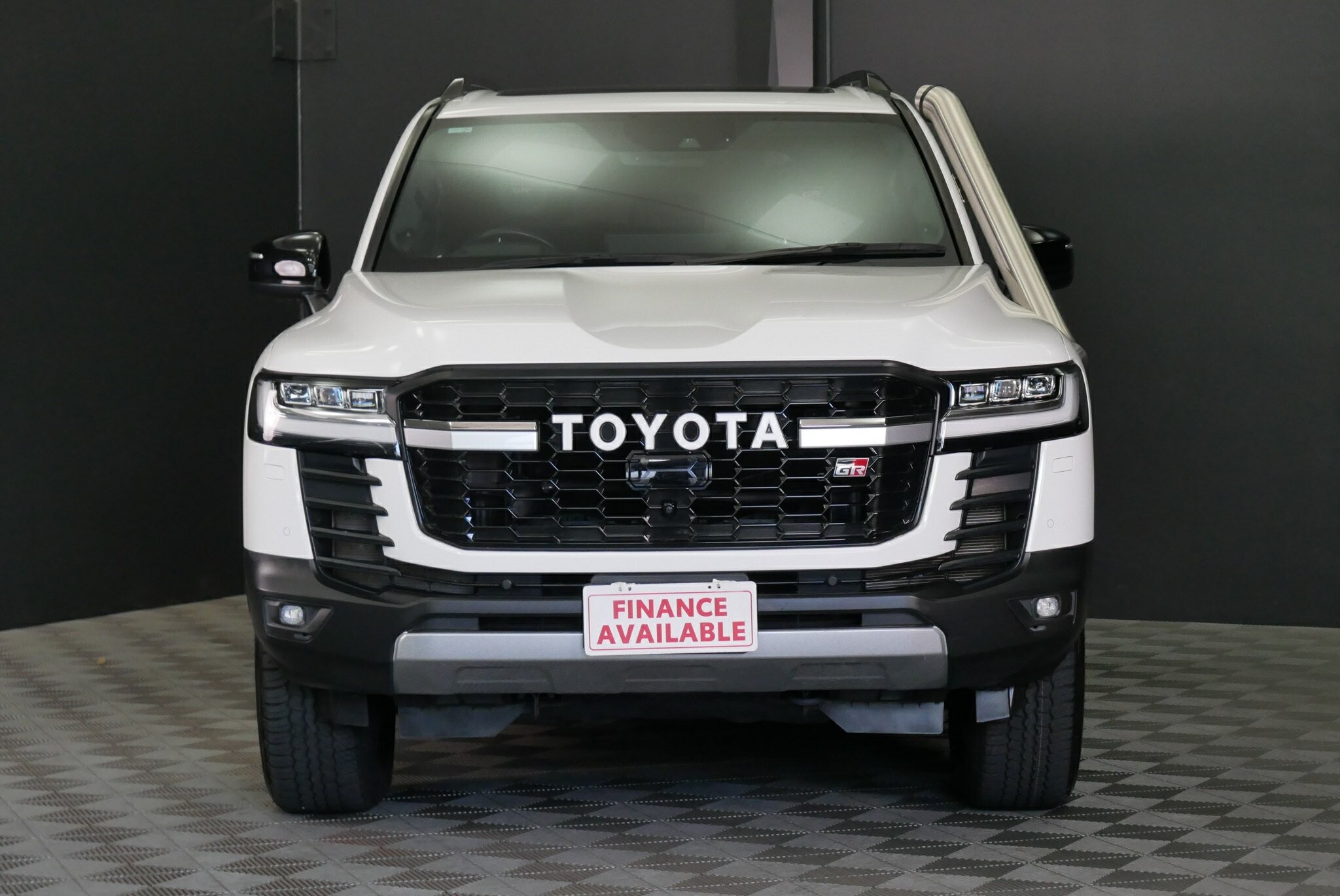 Toyota Landcruiser image 2