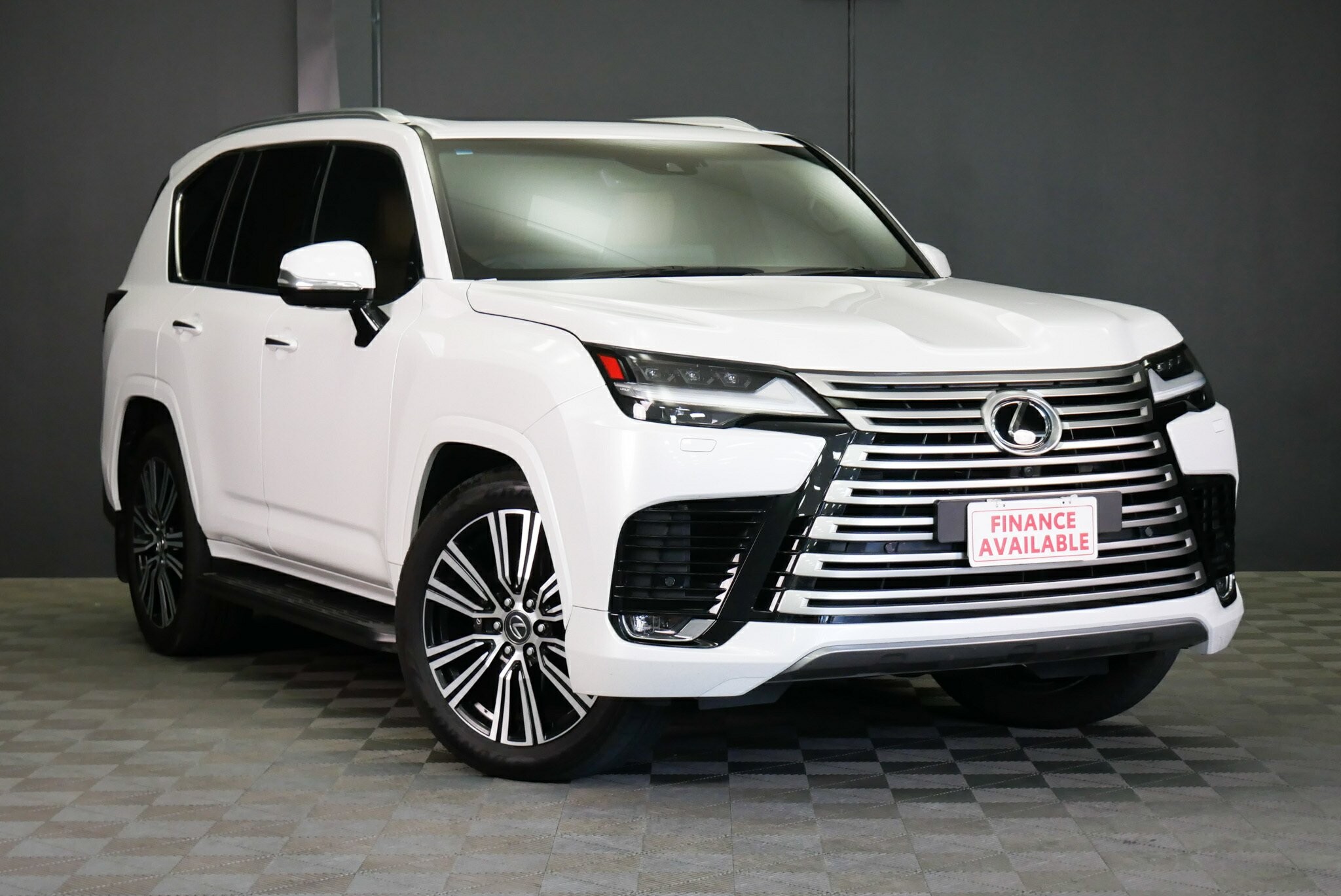 Lexus Lx image 1