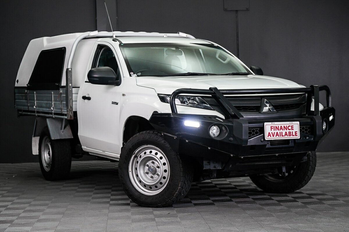 Mitsubishi Triton image 1