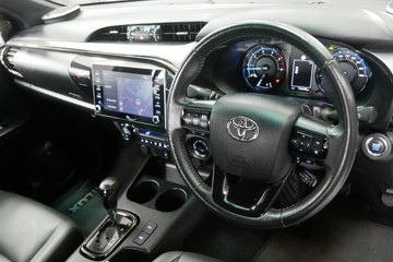 https://vehicle-cdn.autoleague.cloud/30640_U108429_10.jpg