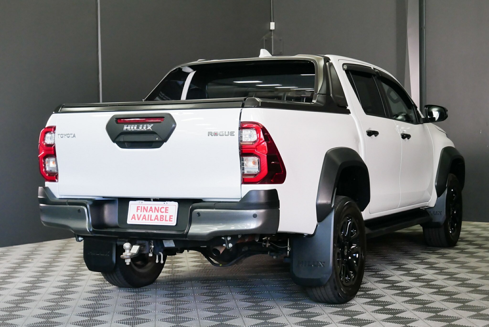 Toyota Hilux image 4