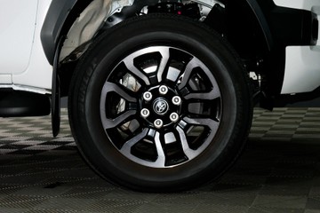 https://vehicle-cdn.autoleague.cloud/30640_U108429_9.jpg