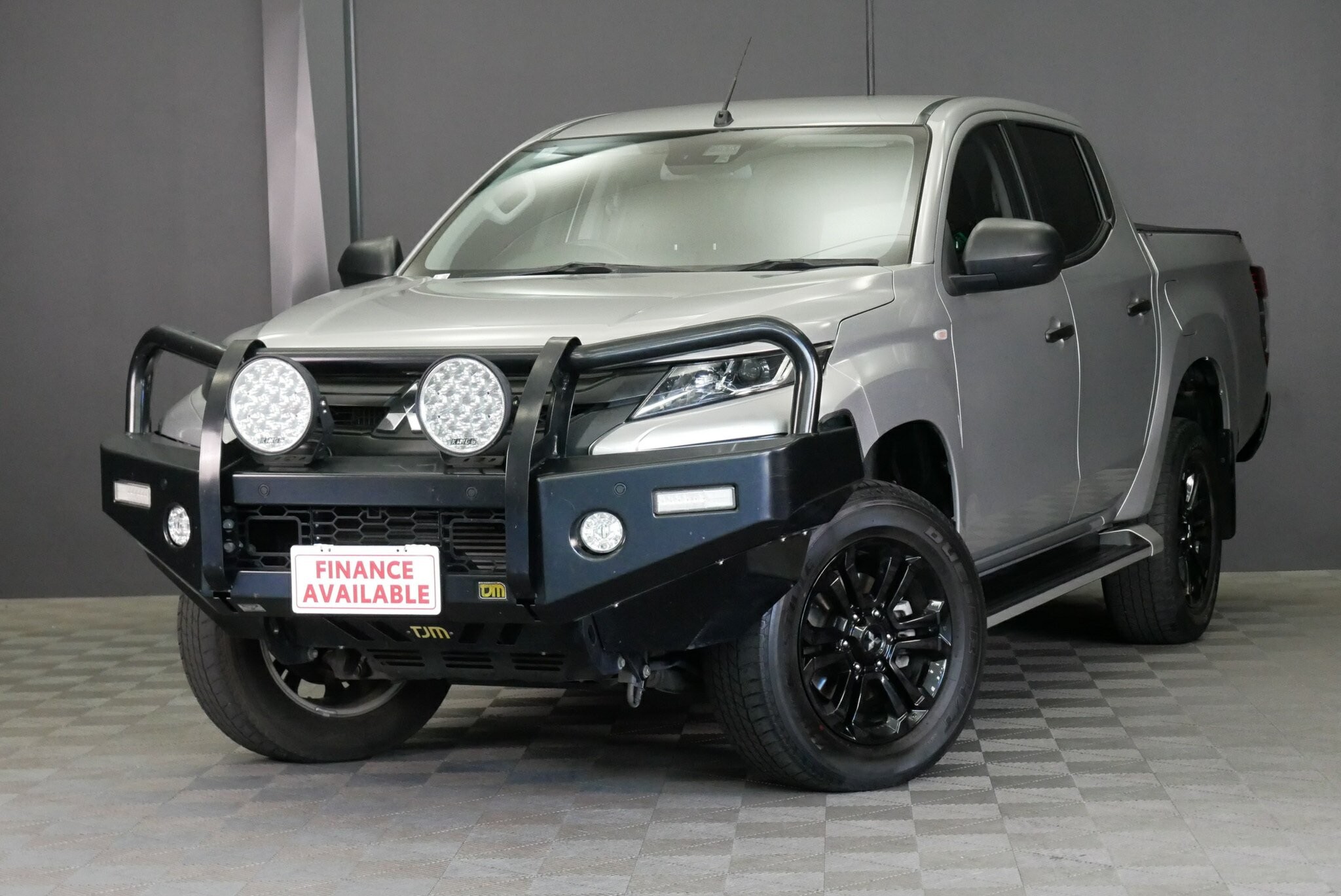 Mitsubishi Triton image 3
