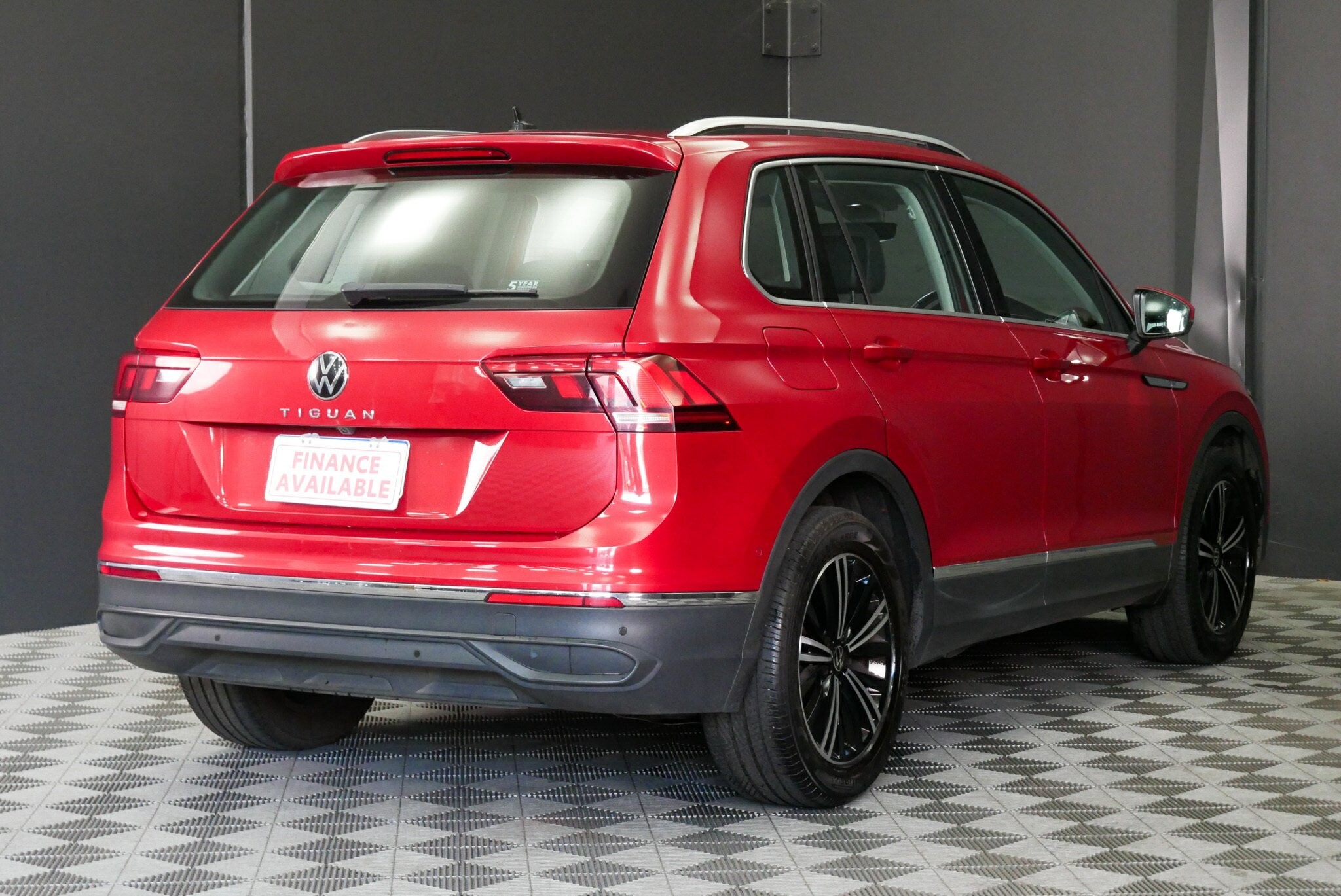 Volkswagen Tiguan image 4