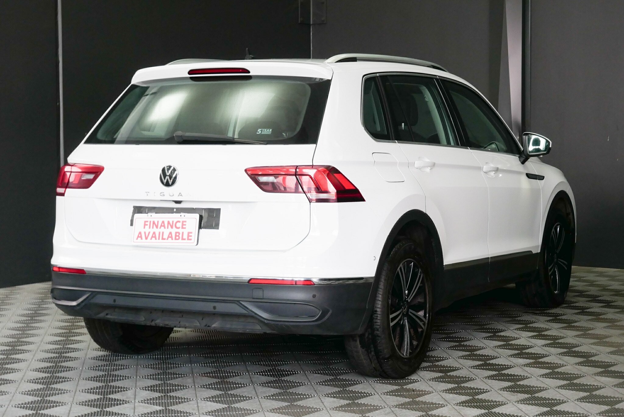 Volkswagen Tiguan image 4