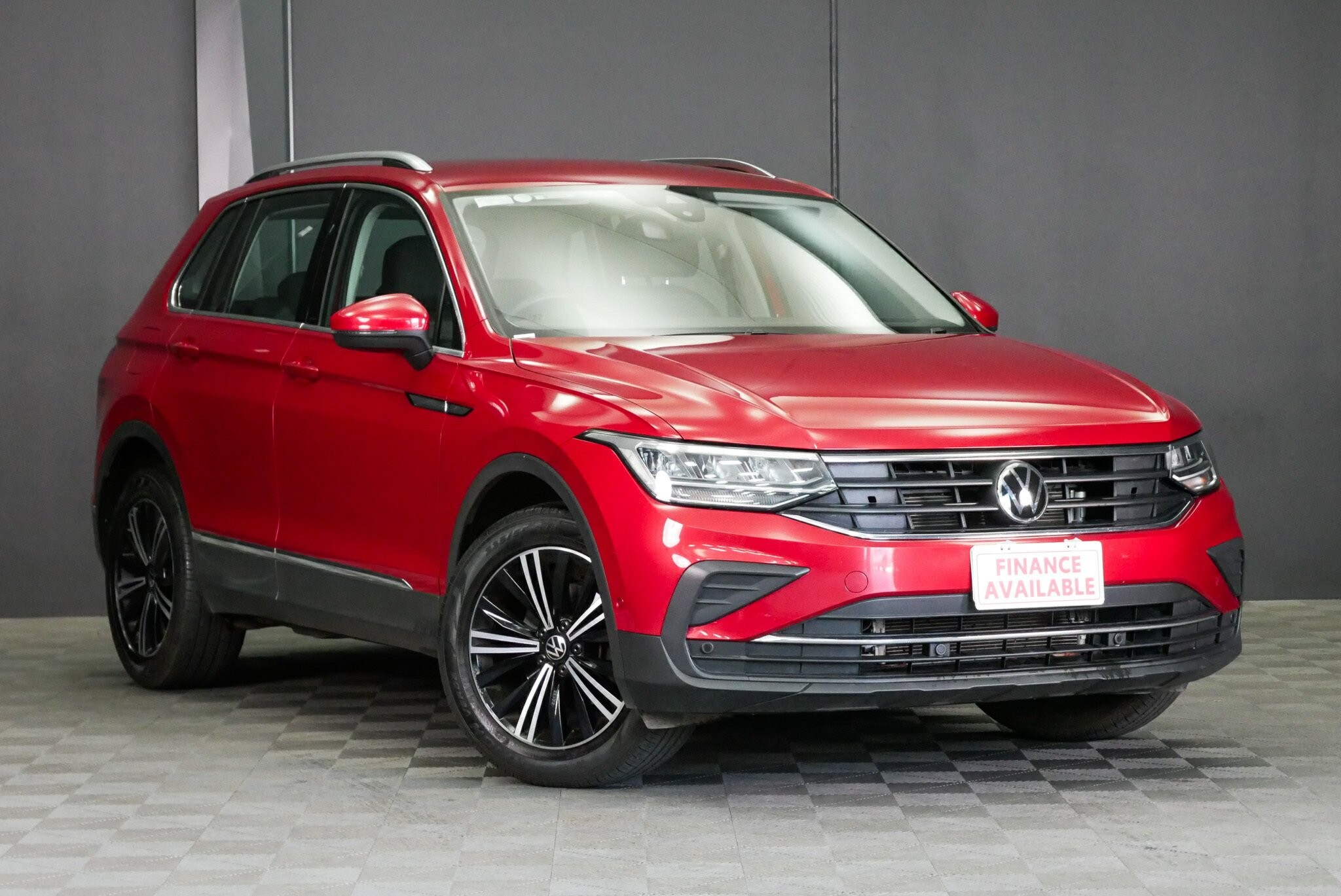 Volkswagen Tiguan image 1