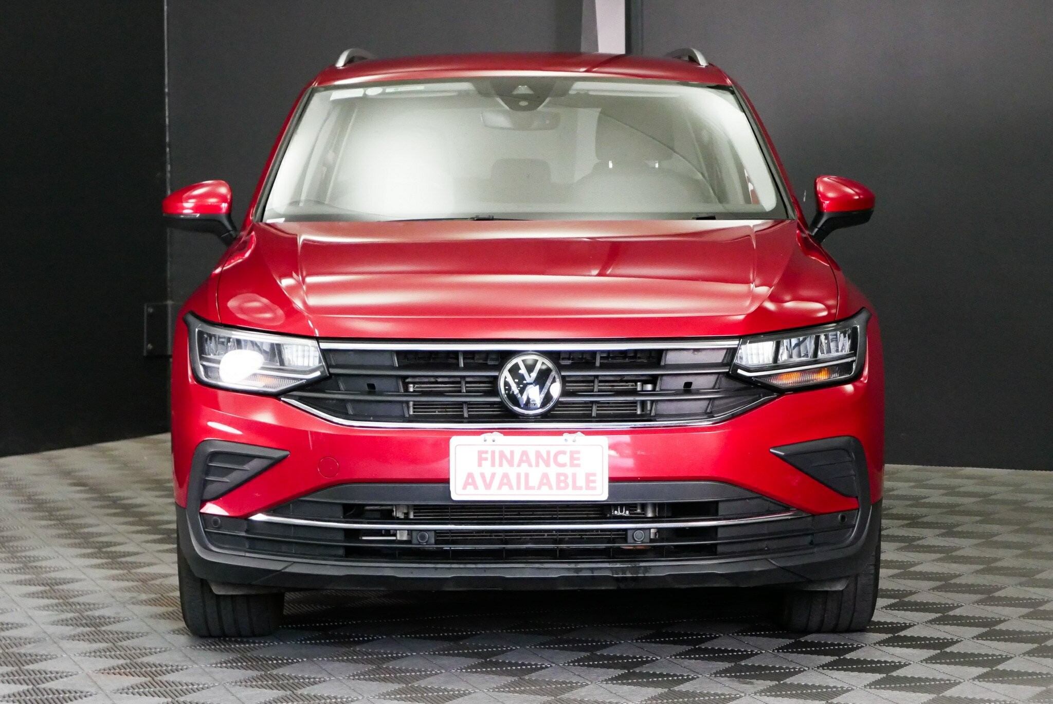 Volkswagen Tiguan image 2