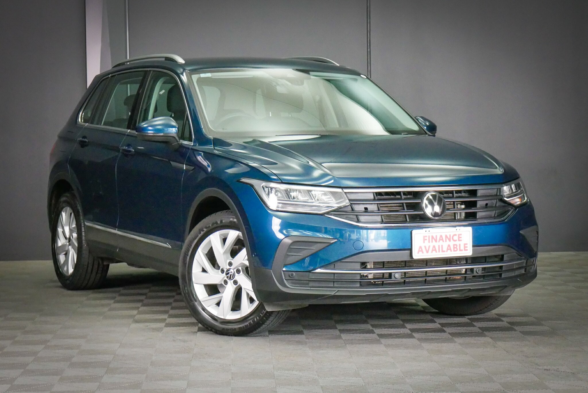 Volkswagen Tiguan image 1