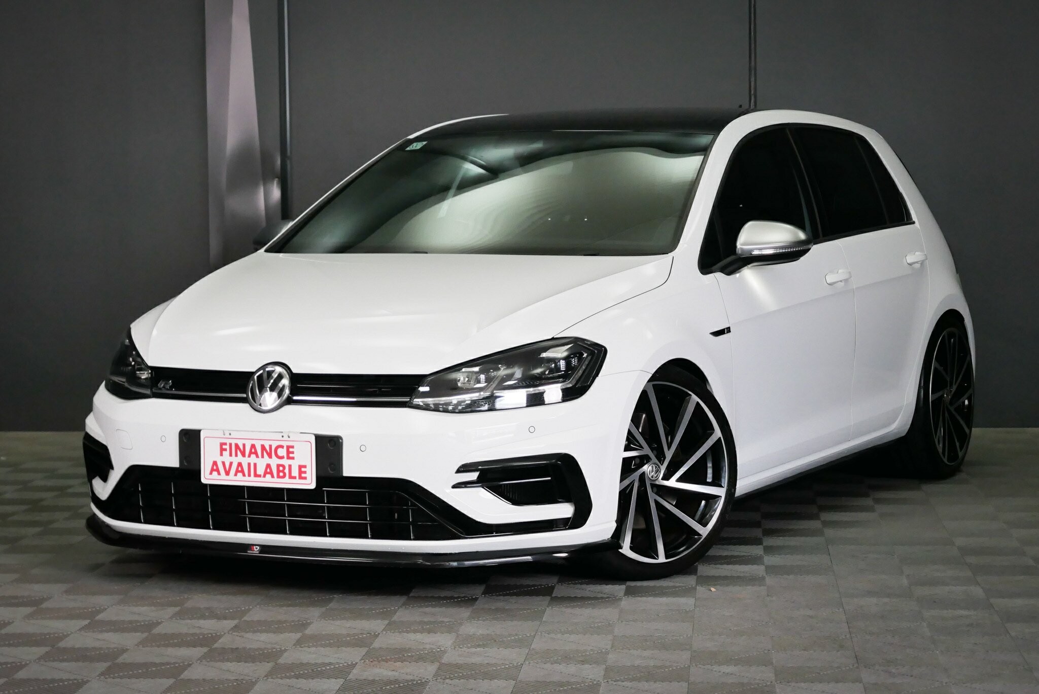 Volkswagen Golf image 3