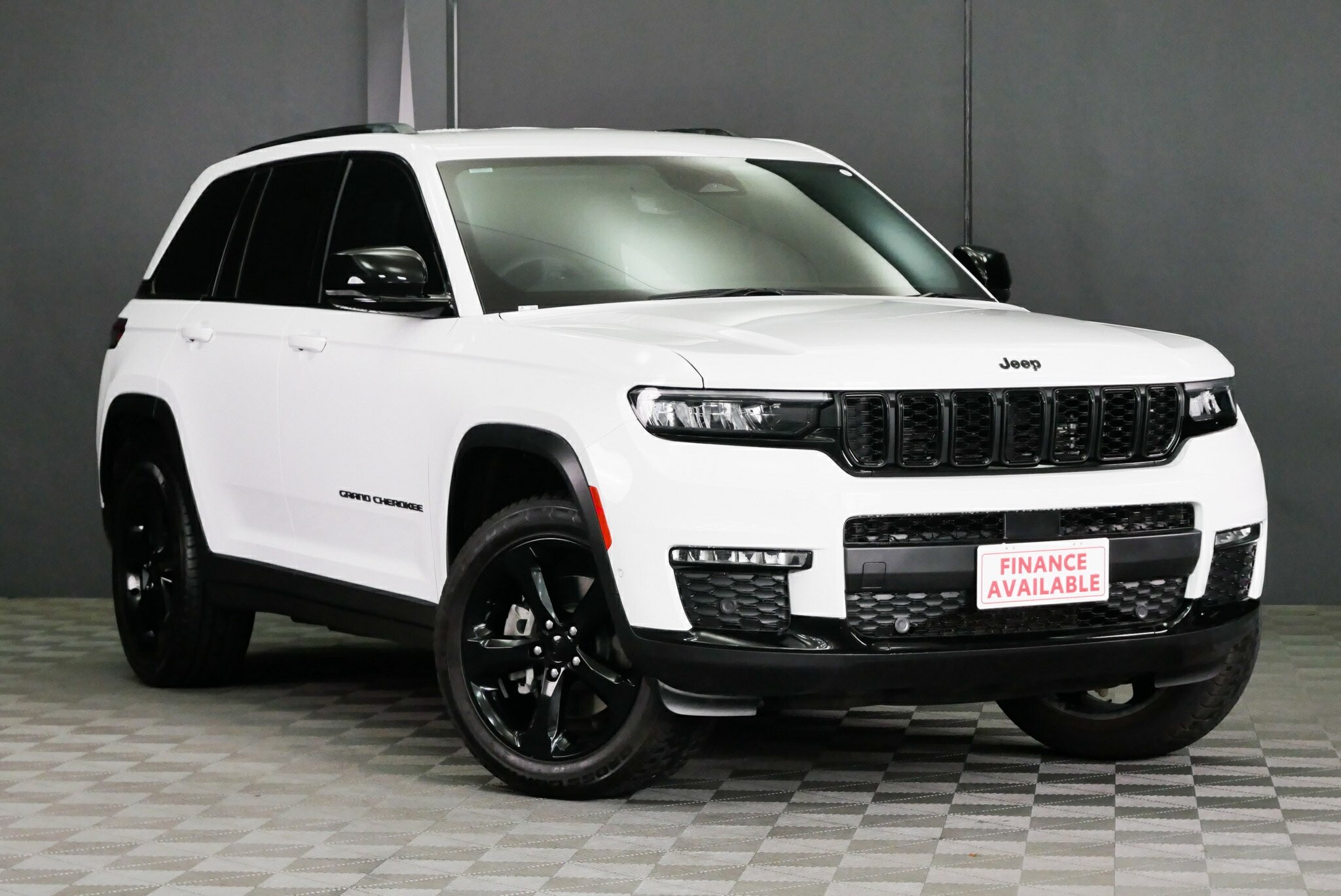 Jeep Grand Cherokee image 1