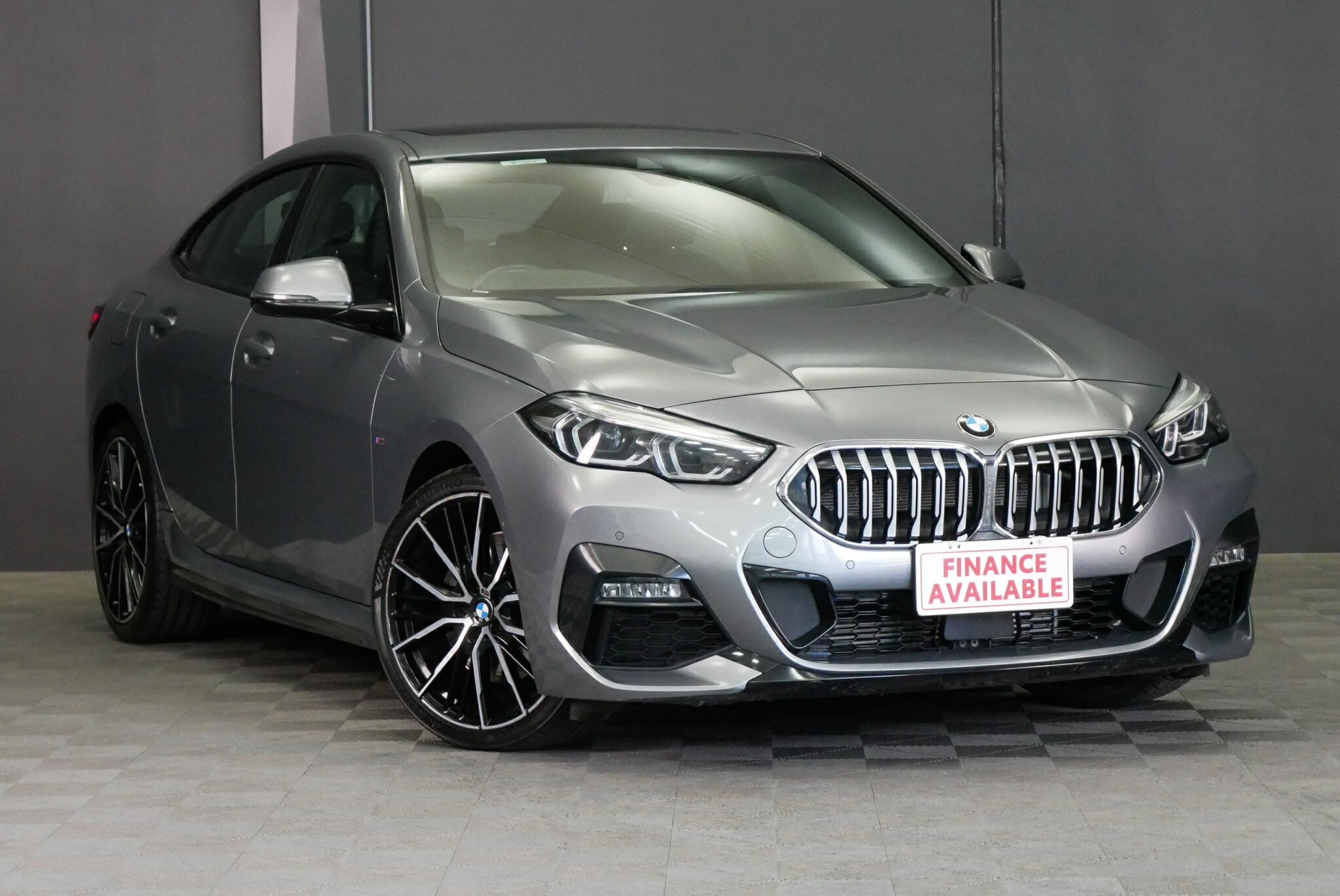 BMW 2 Series image 1