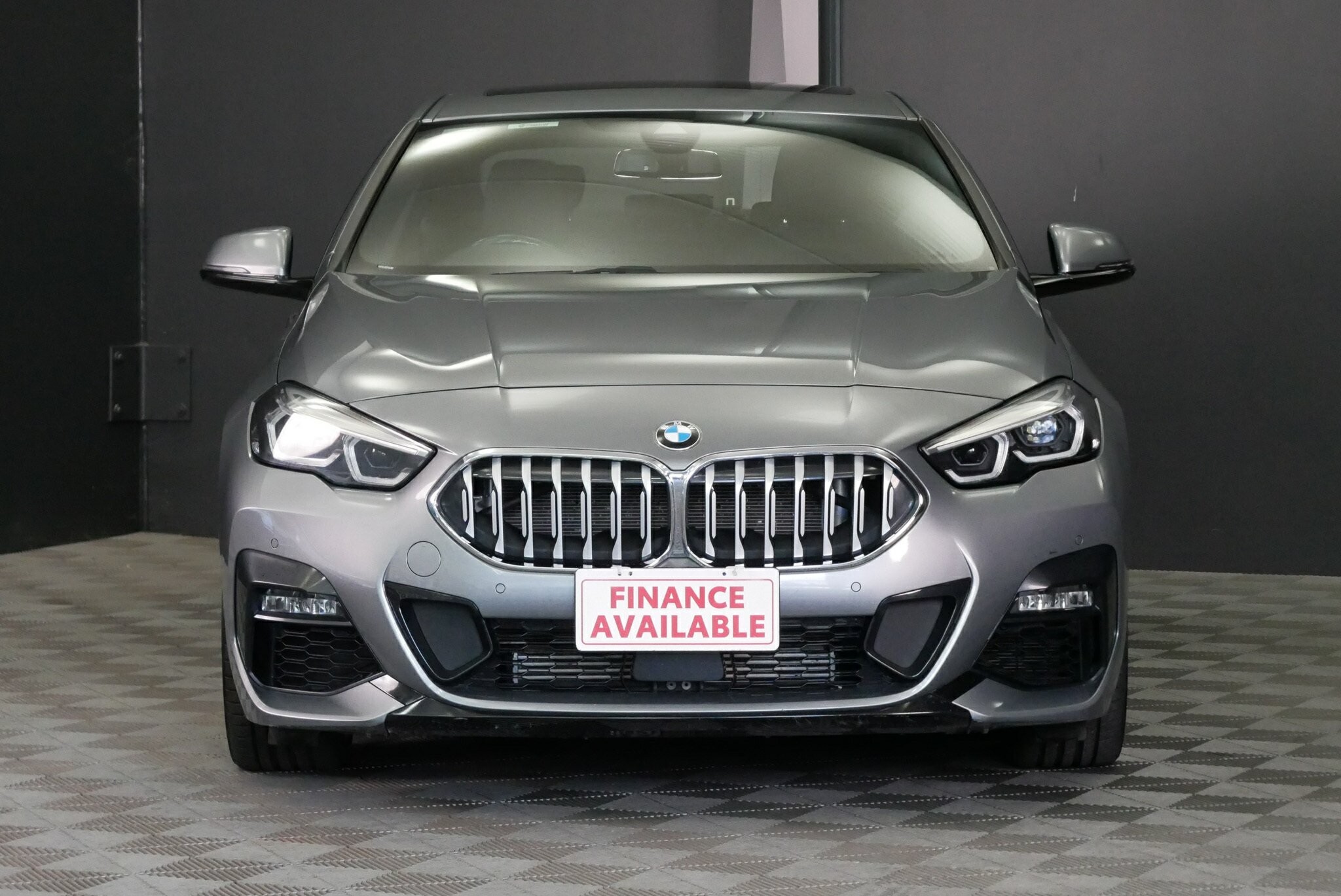 BMW 2 Series image 2