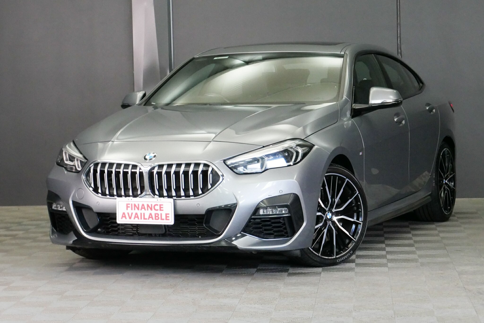 BMW 2 Series image 3