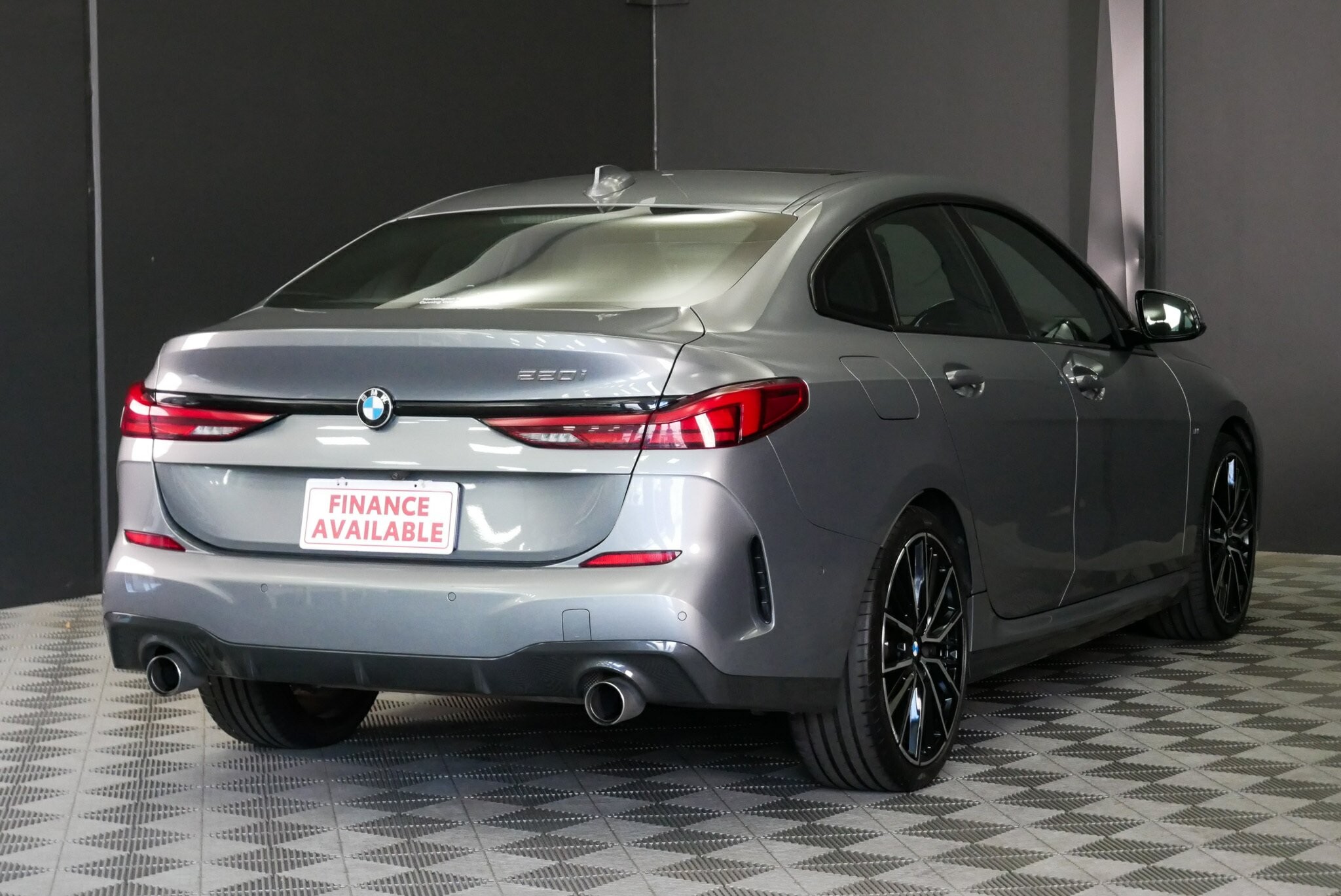 BMW 2 Series image 4