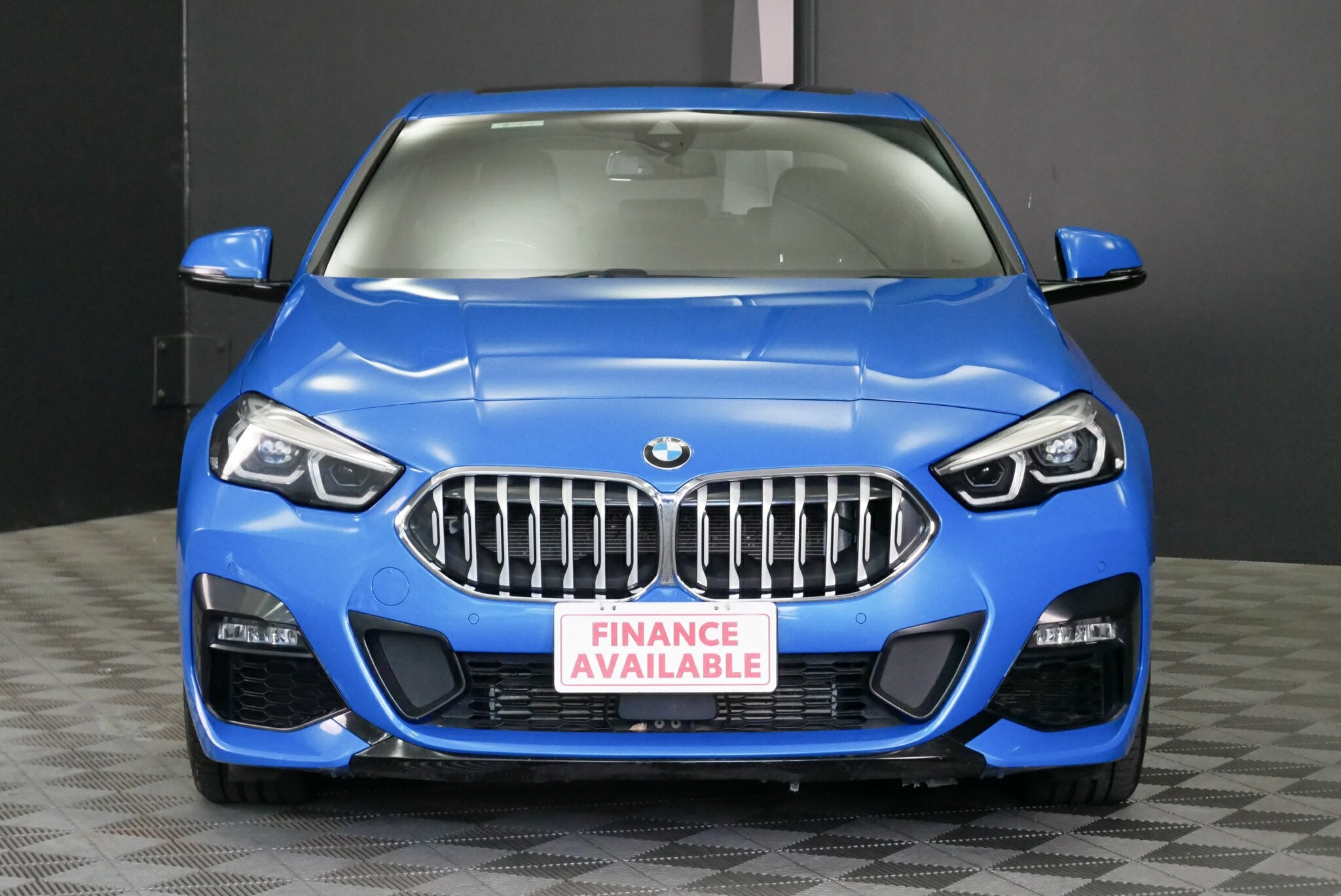 BMW 2 Series image 2