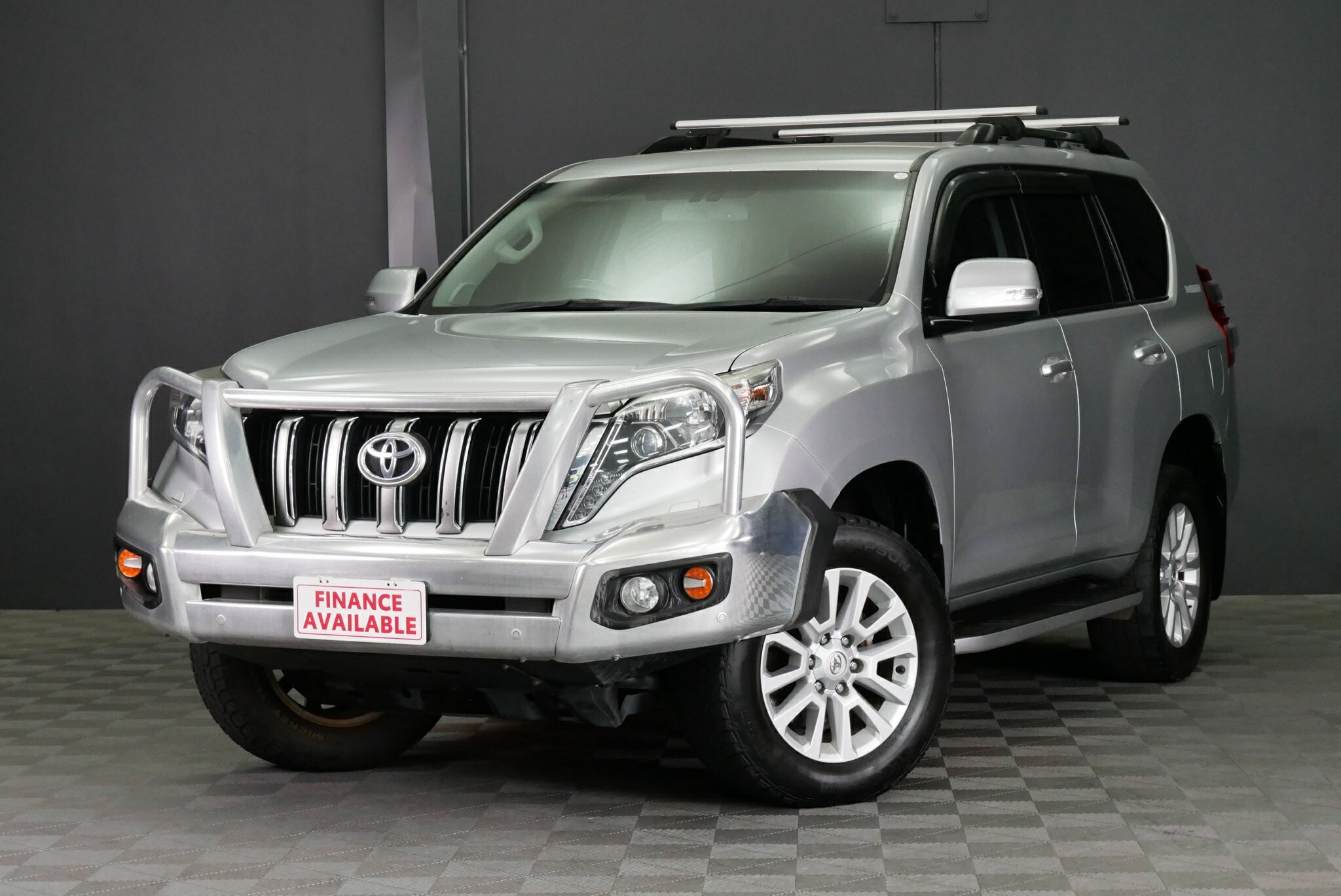 Toyota Landcruiser Prado image 3
