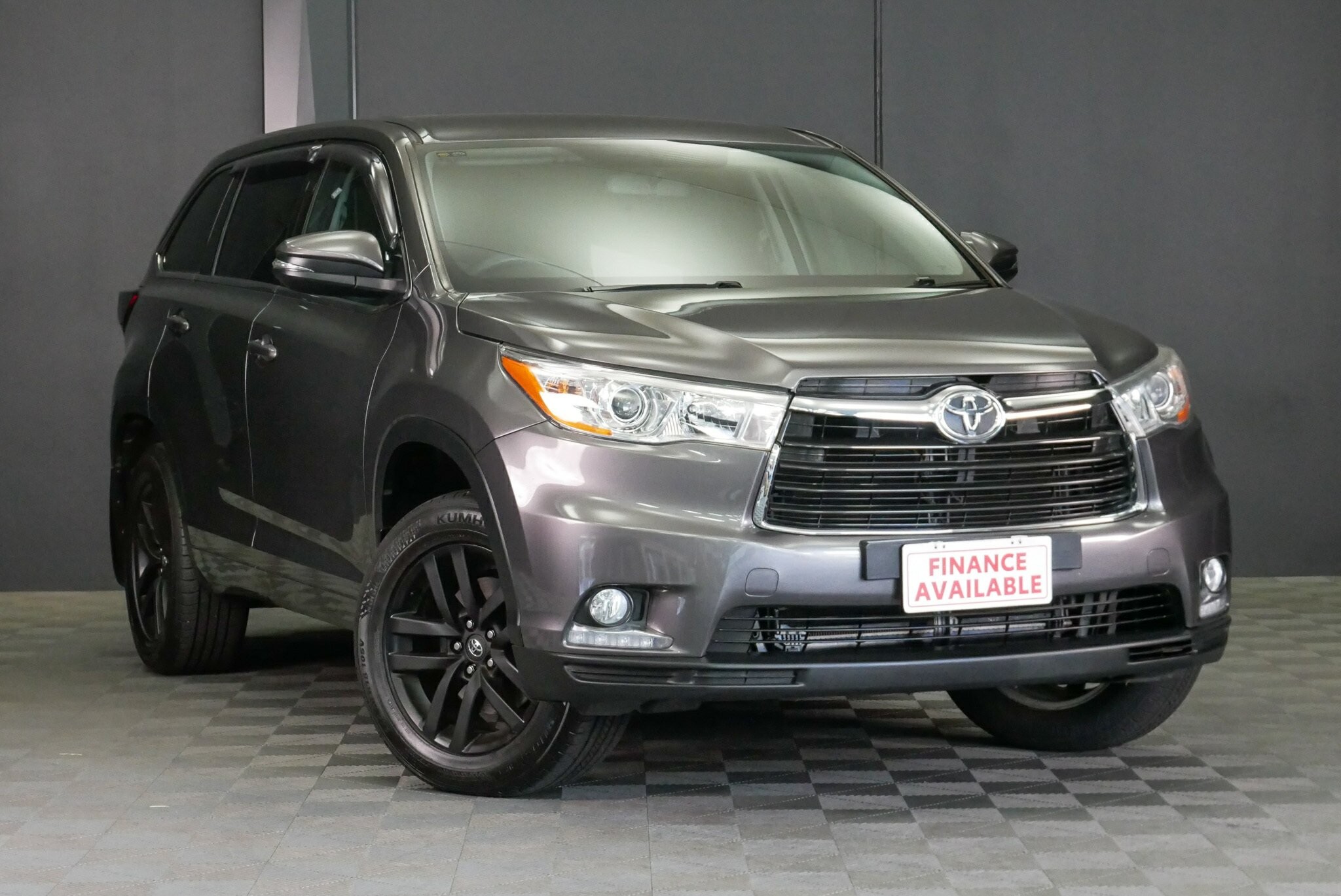 Toyota Kluger image 1