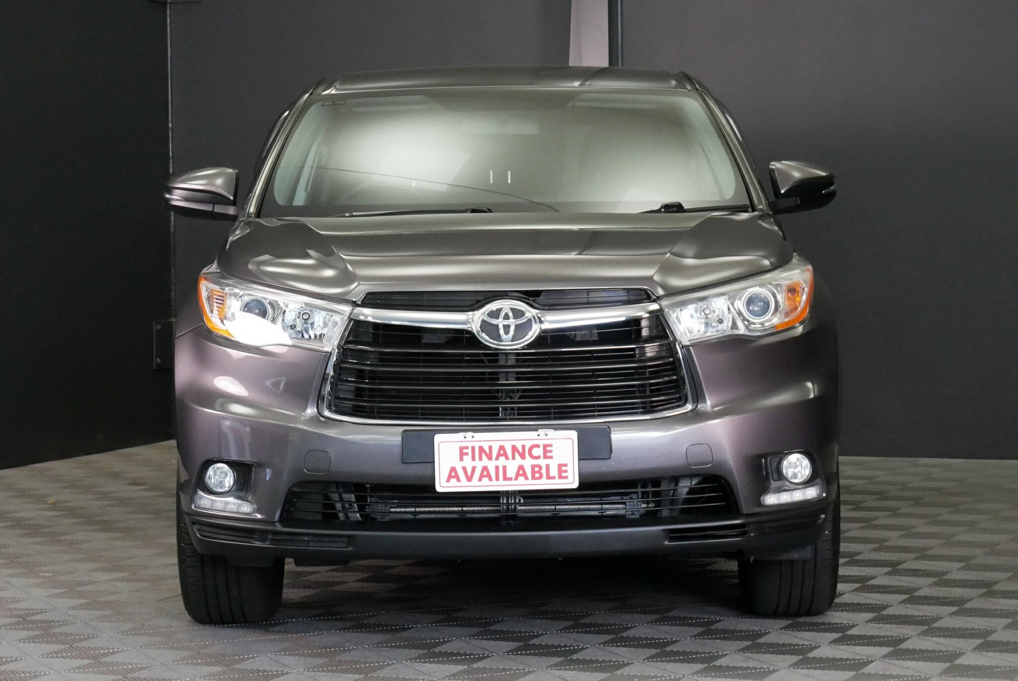 Toyota Kluger image 2