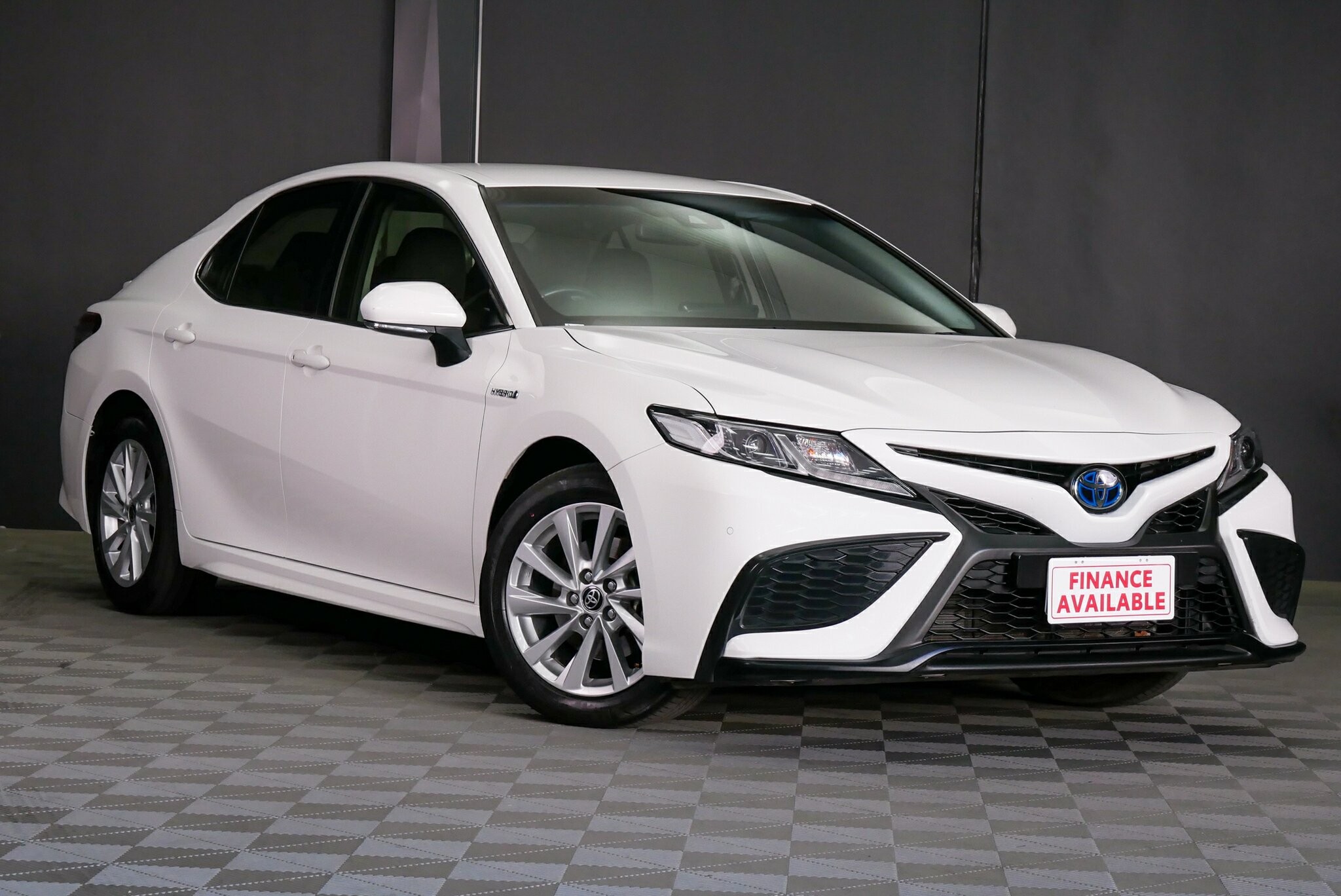 Toyota Camry image 1