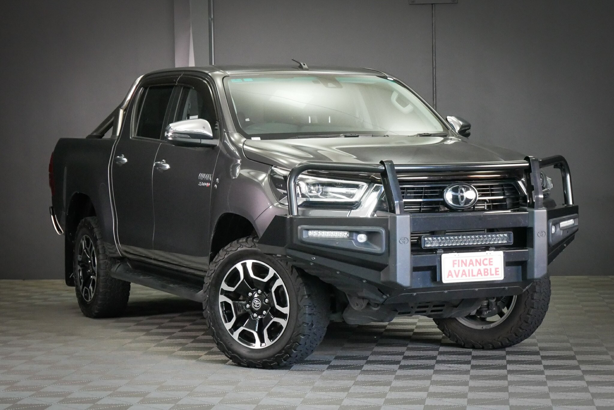 Toyota Hilux image 1