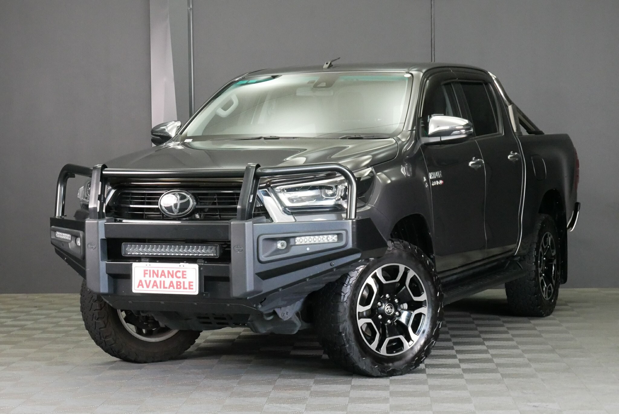 Toyota Hilux image 3