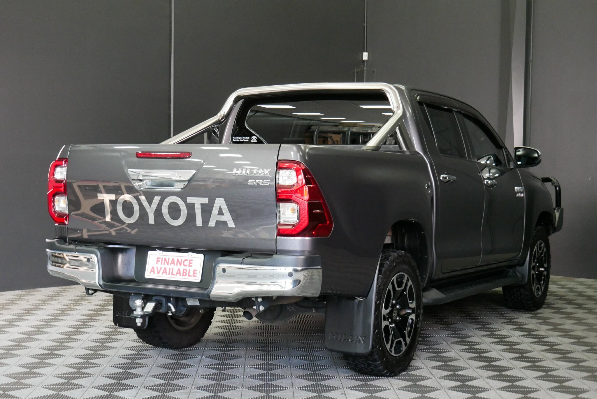 Toyota Hilux image 4