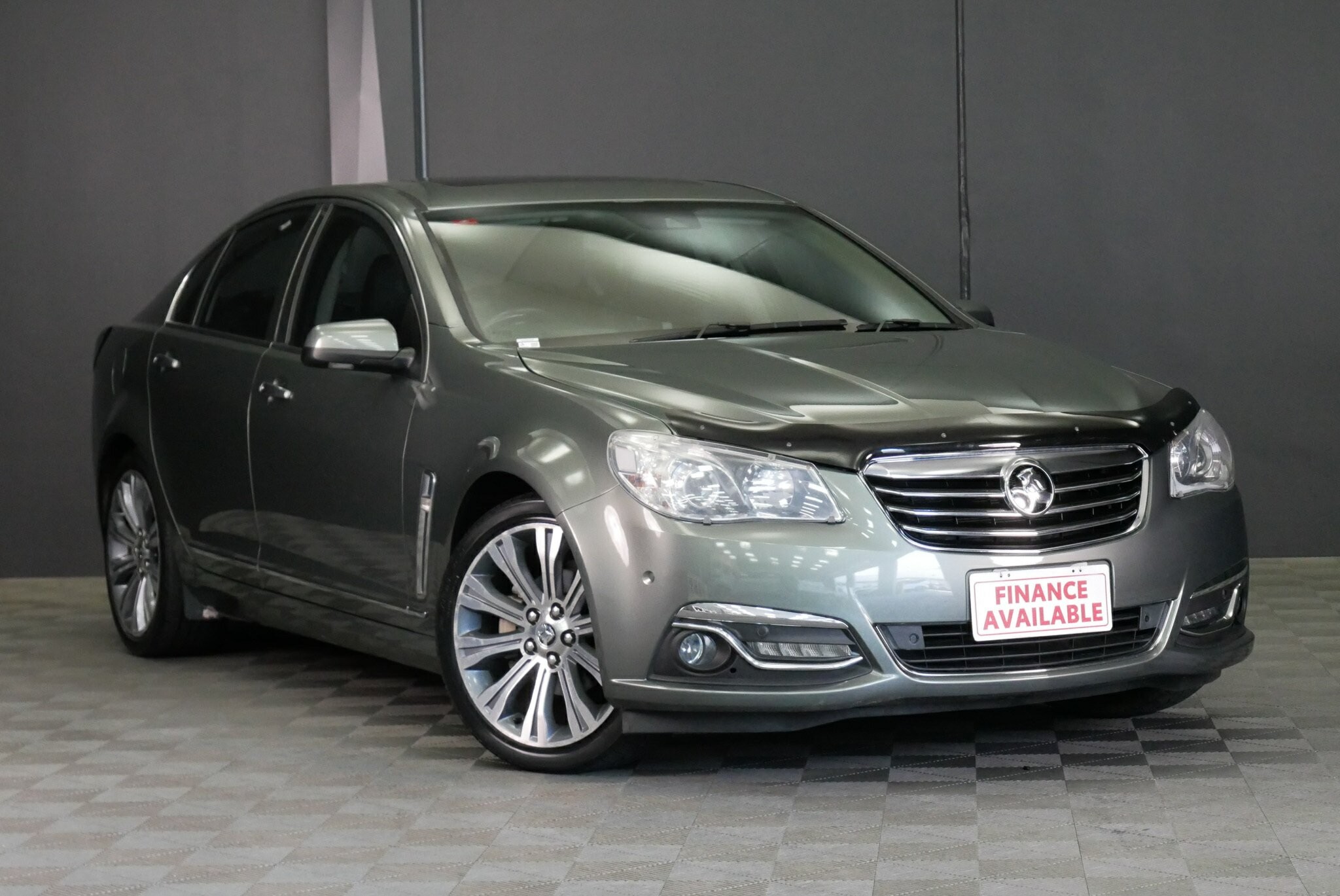 Holden Calais image 1