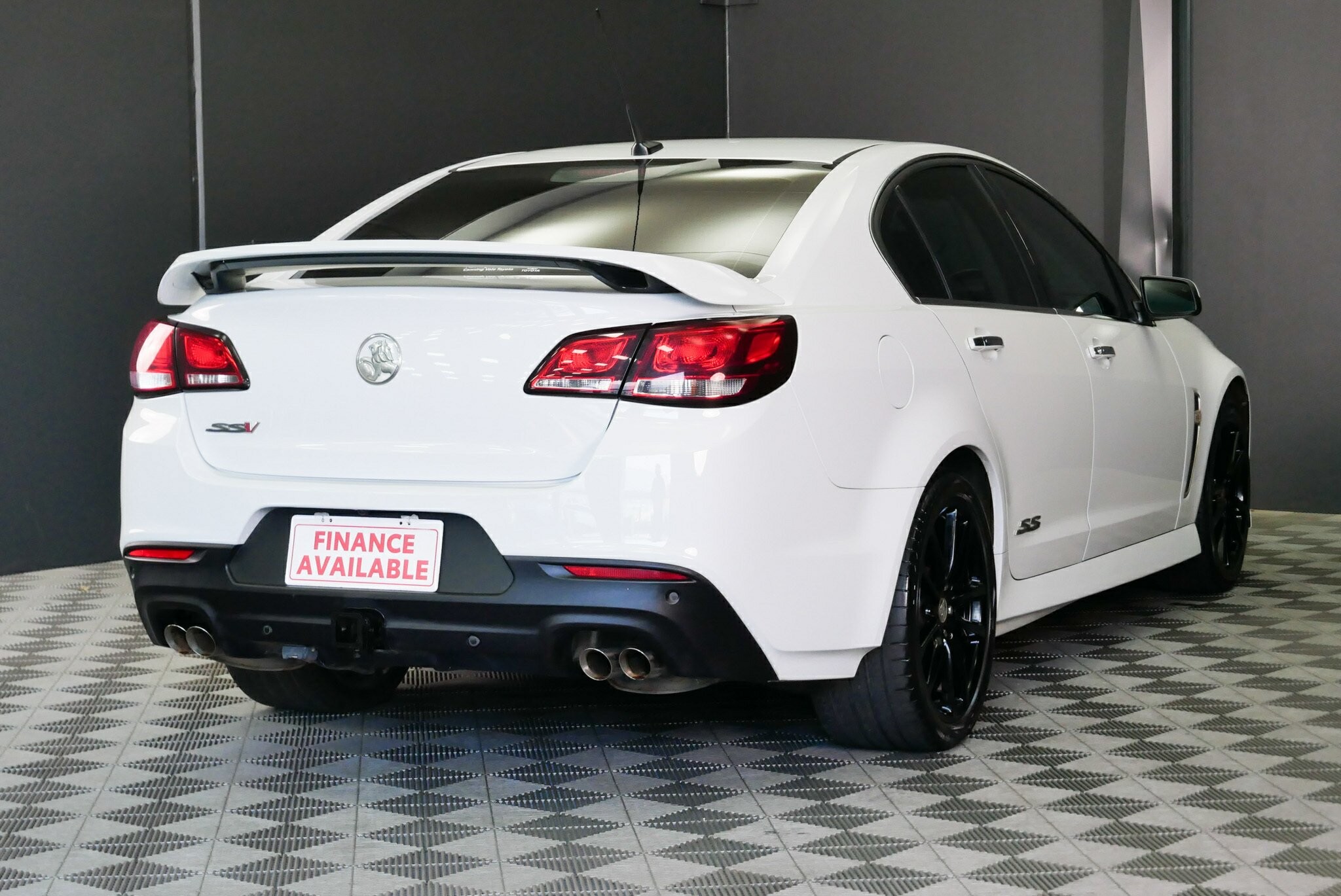 Holden Commodore image 4