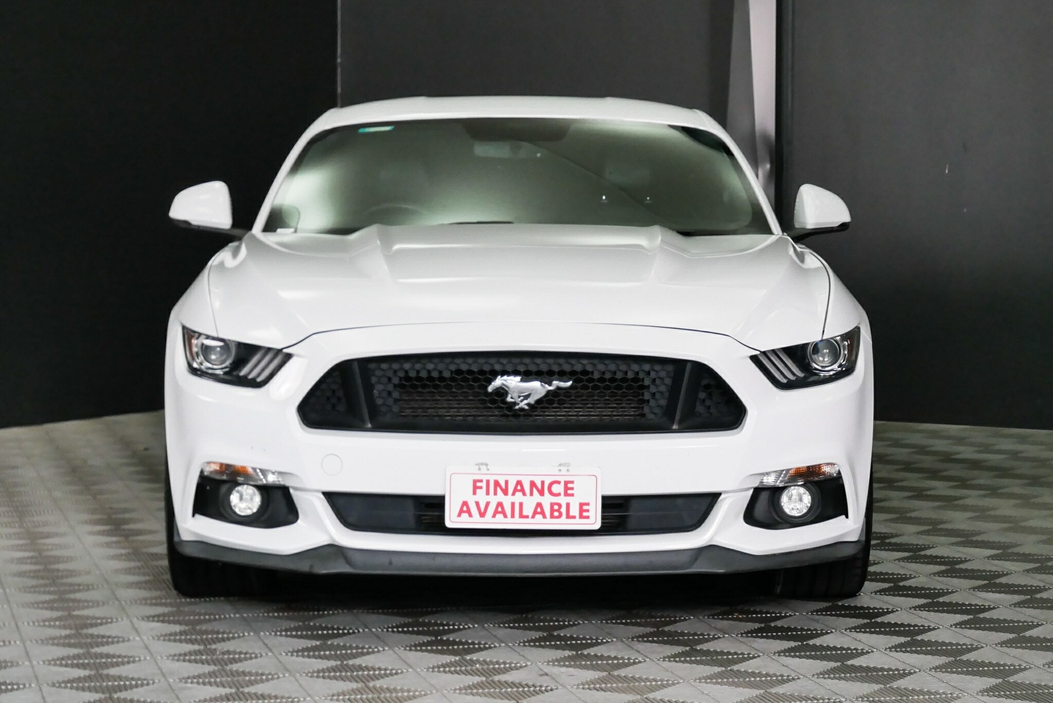 Ford Mustang image 2