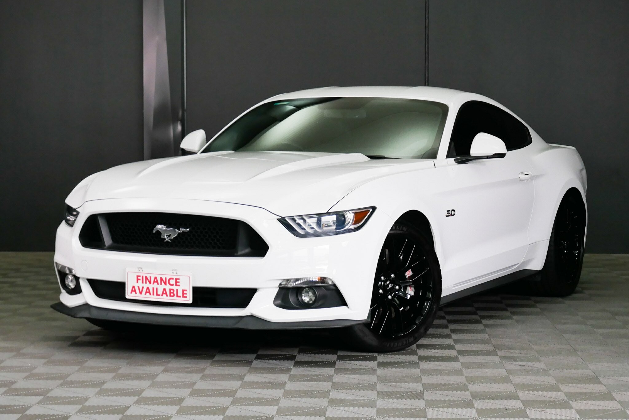 Ford Mustang image 3