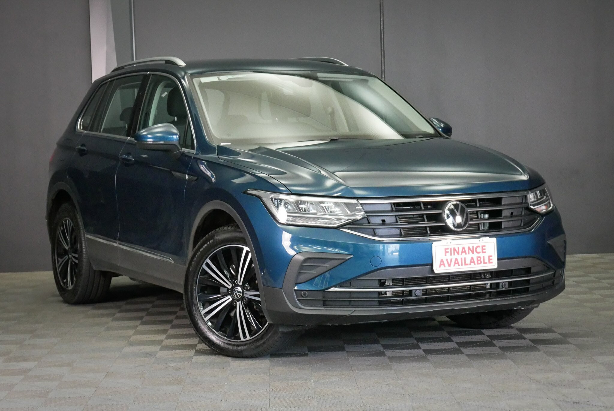 Volkswagen Tiguan image 1