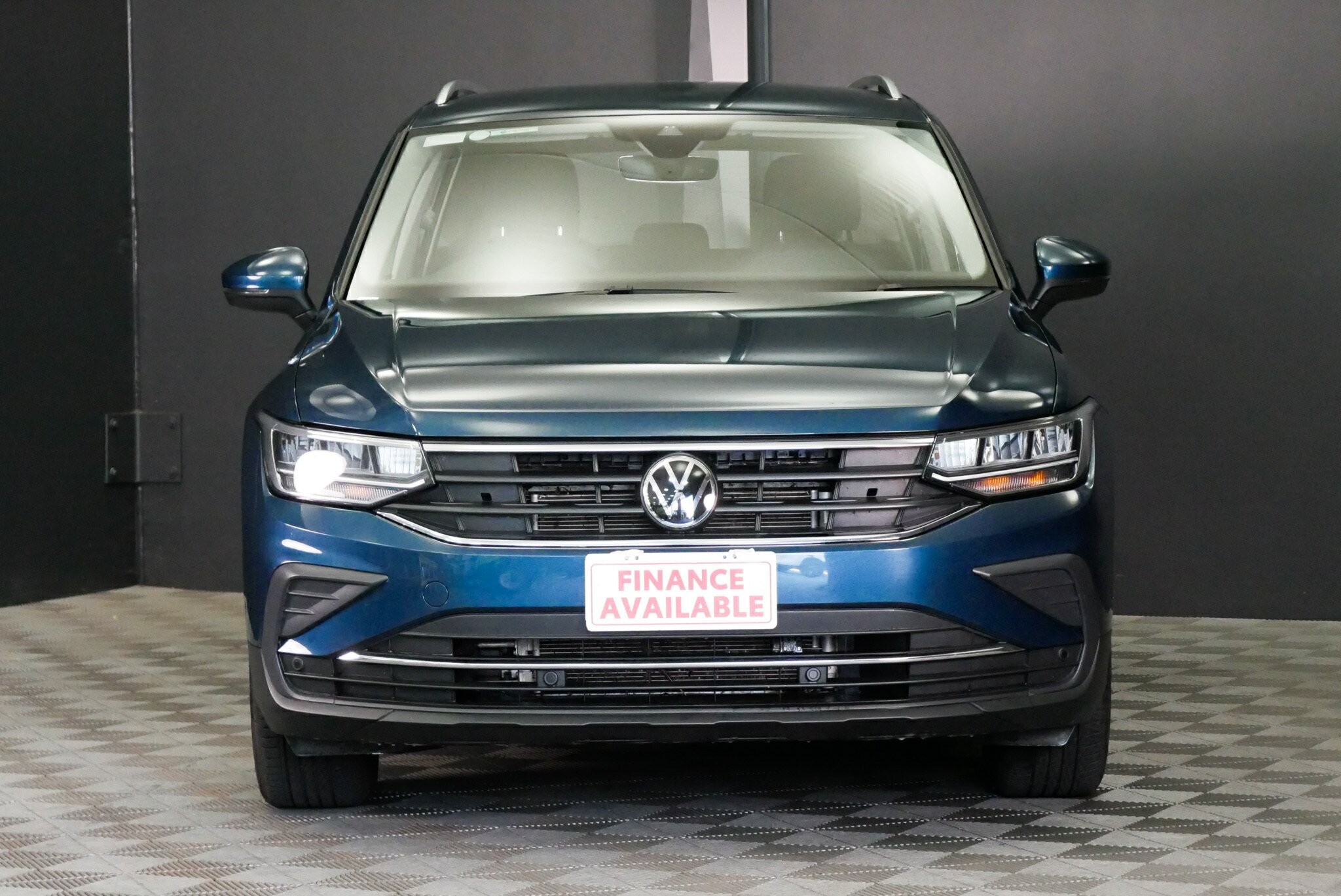 Volkswagen Tiguan image 2