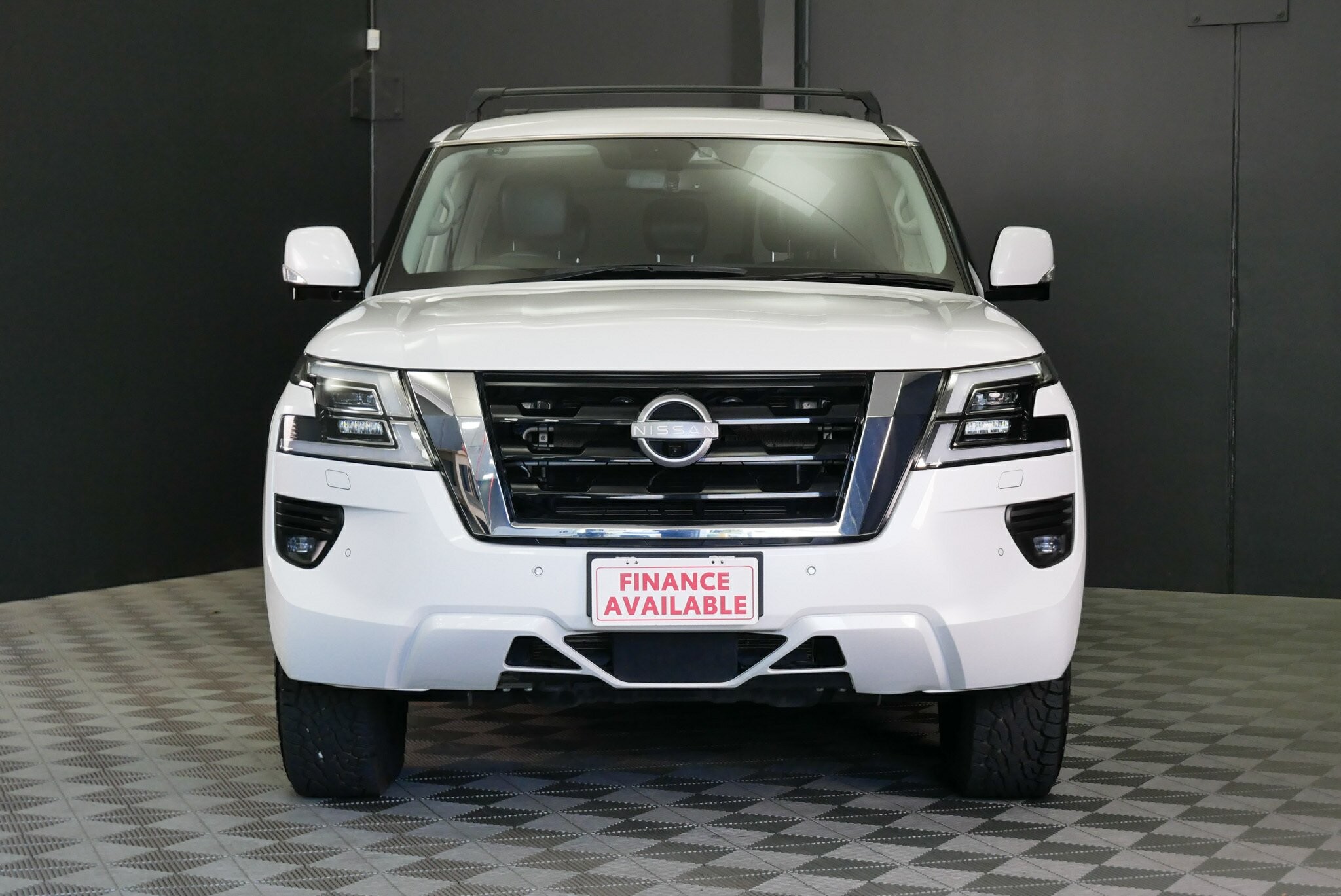Nissan Patrol image 2