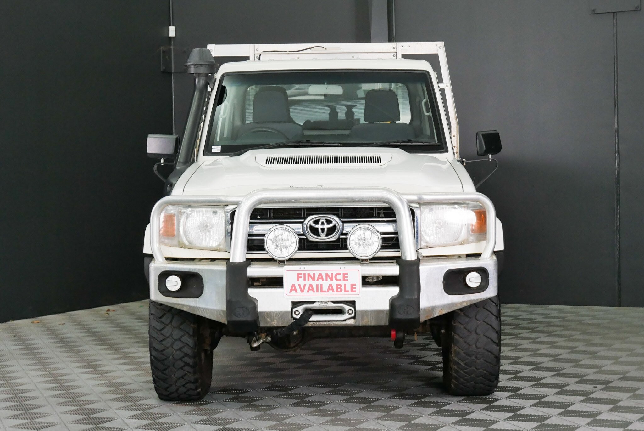 Toyota Landcruiser image 2