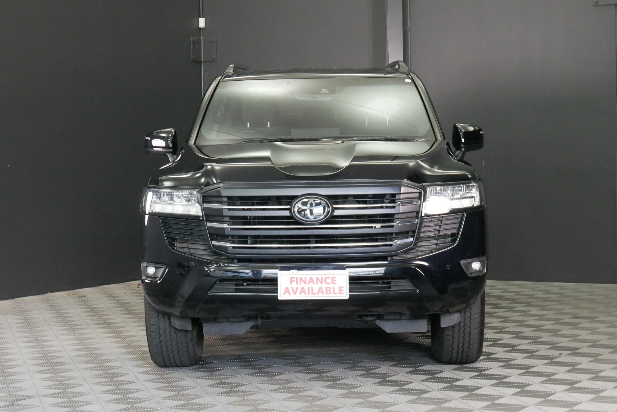 Toyota Landcruiser image 2