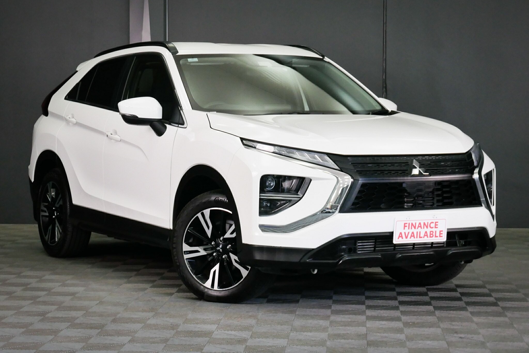 Mitsubishi Eclipse Cross image 1