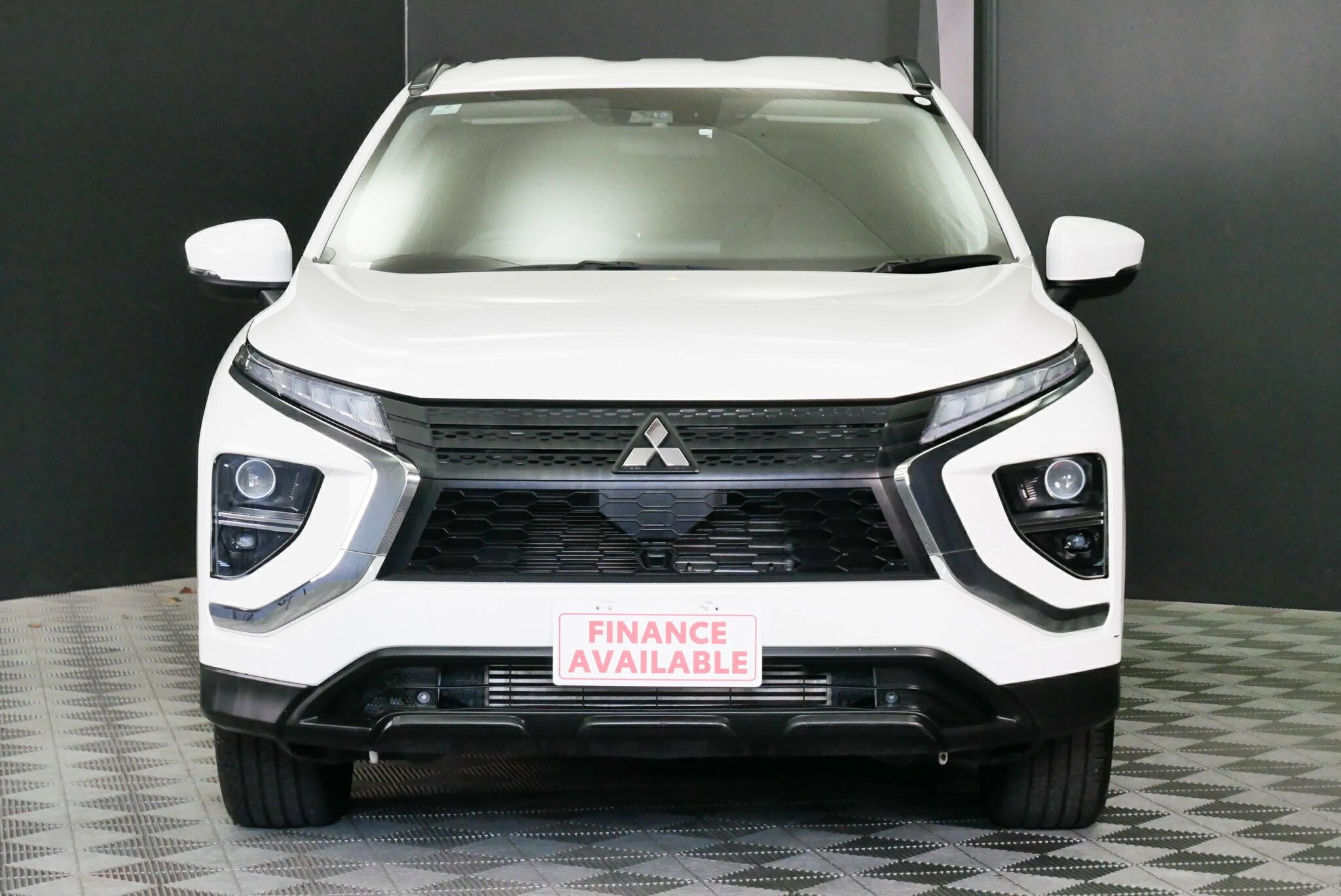Mitsubishi Eclipse Cross image 2