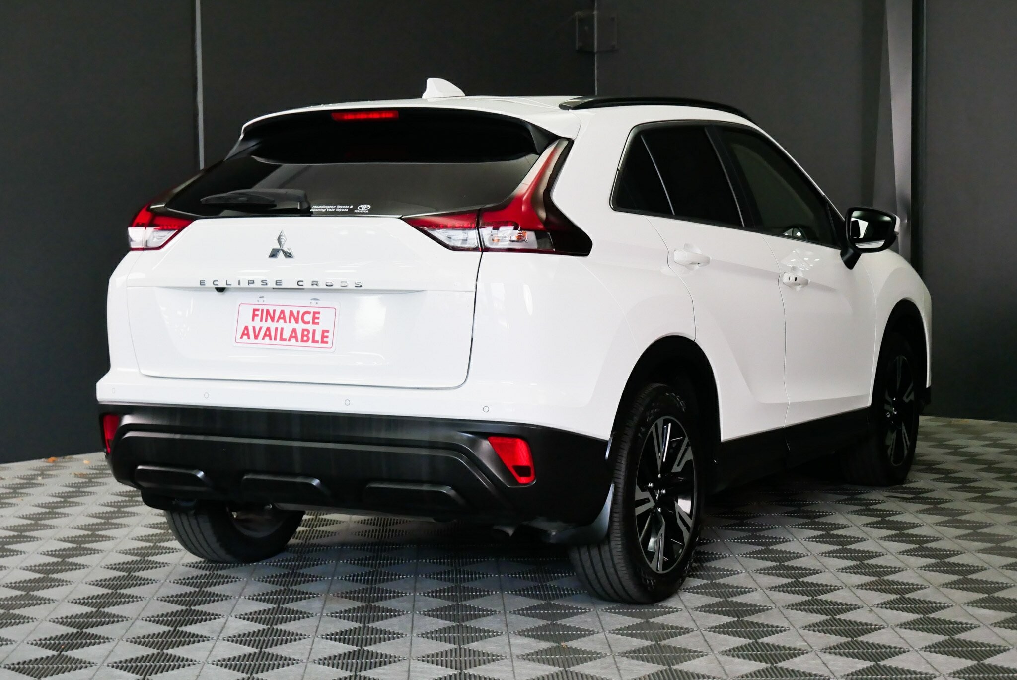 Mitsubishi Eclipse Cross image 4