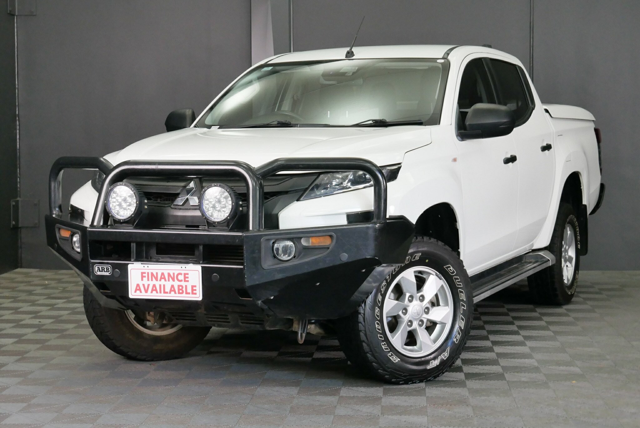 Mitsubishi Triton image 3
