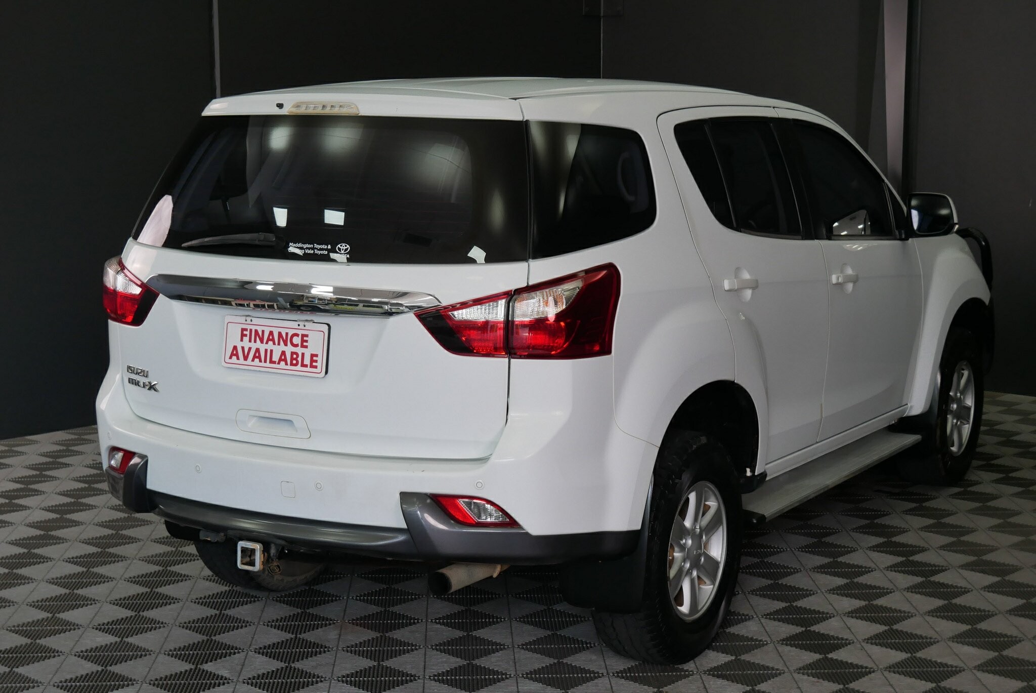 Isuzu Mu-x image 3
