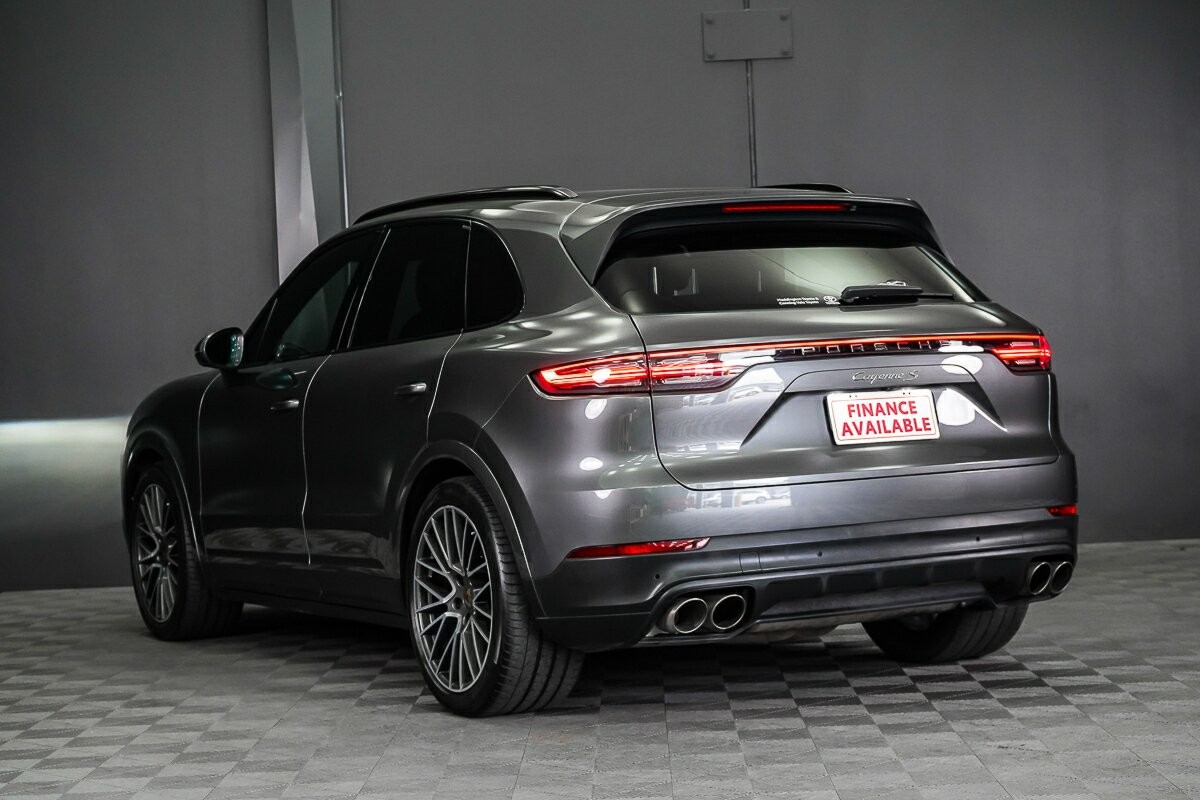 Porsche Cayenne image 4