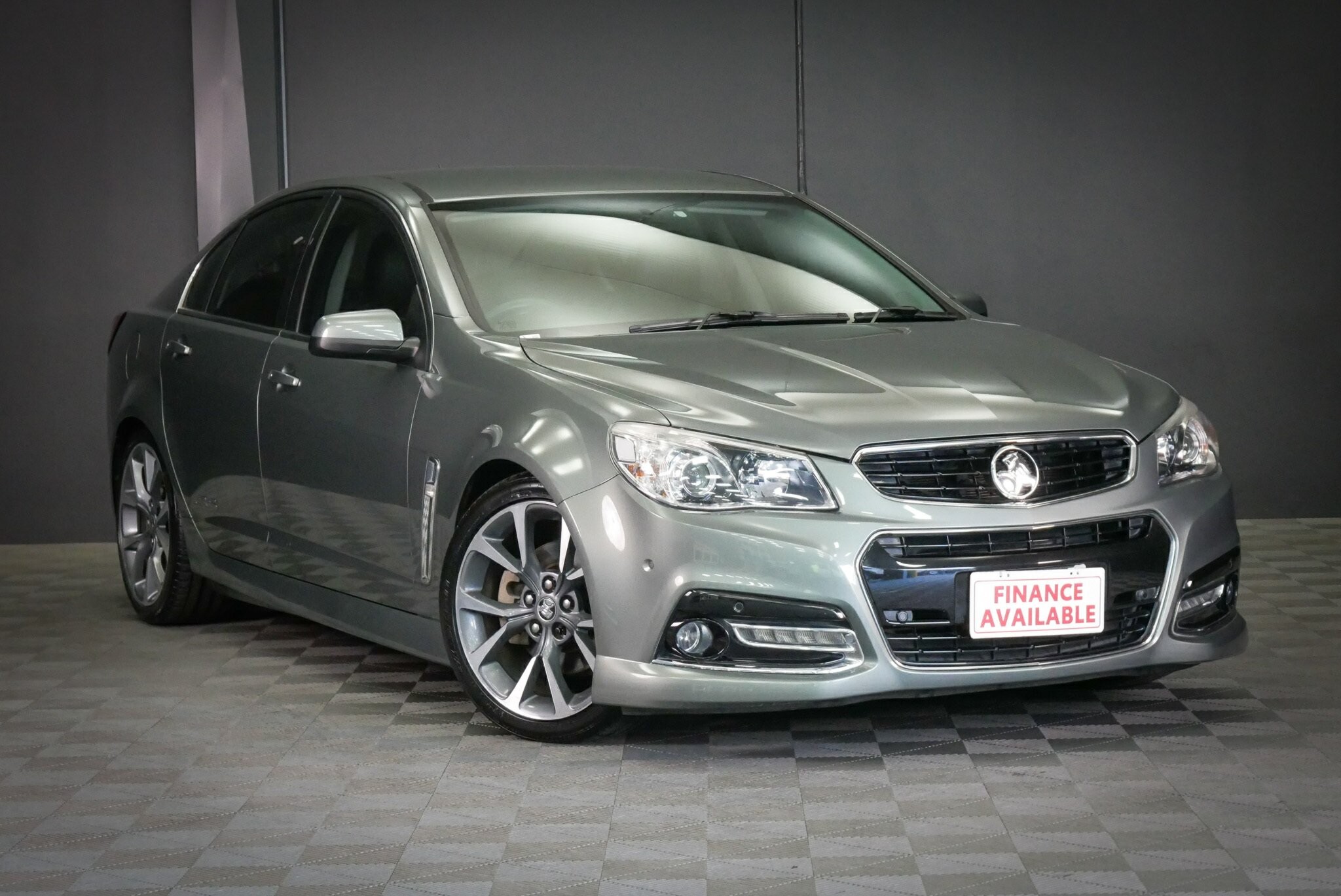 Holden Commodore image 1