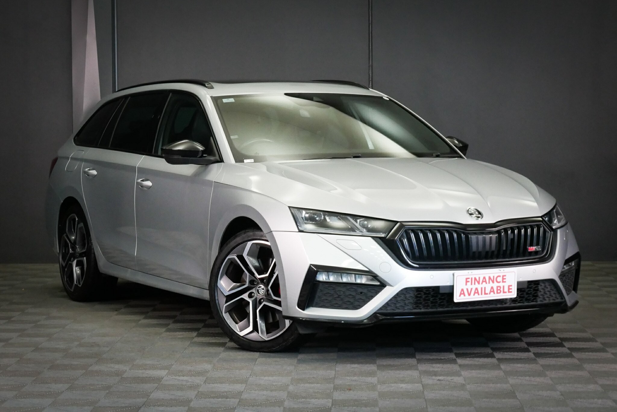 Skoda Octavia image 1