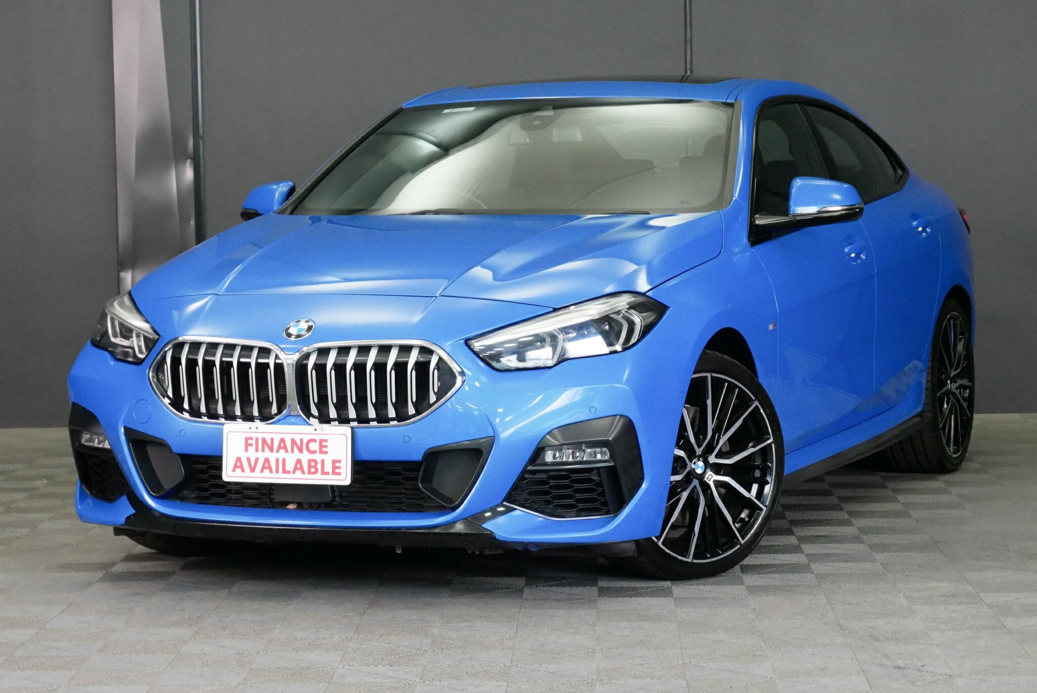 BMW 2 Series image 3