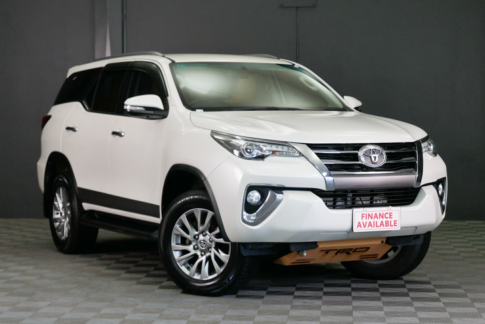 Toyota Fortuner image 1