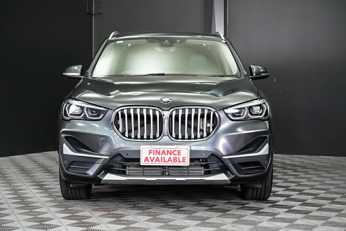BMW X1 image 2