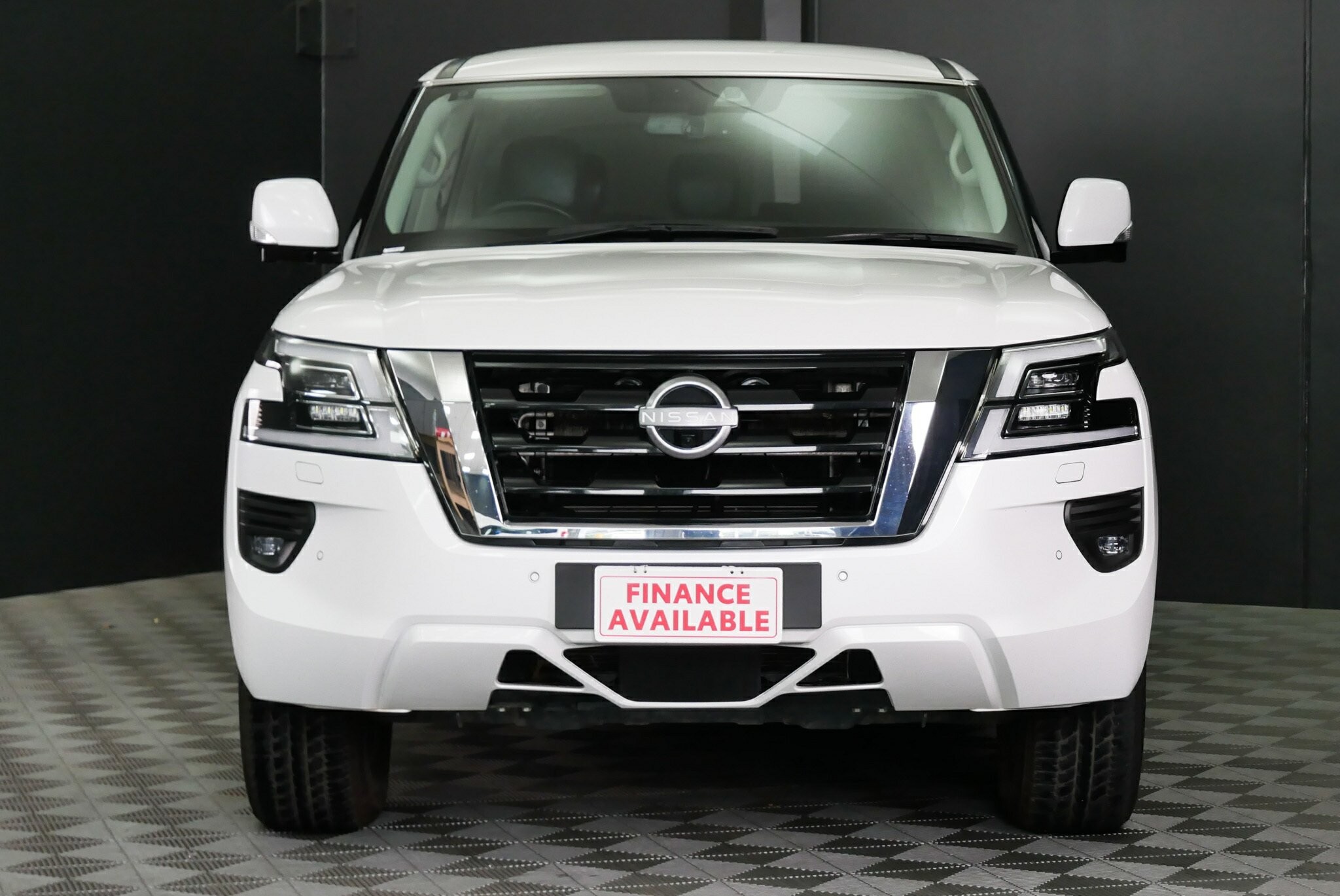 Nissan Patrol image 2