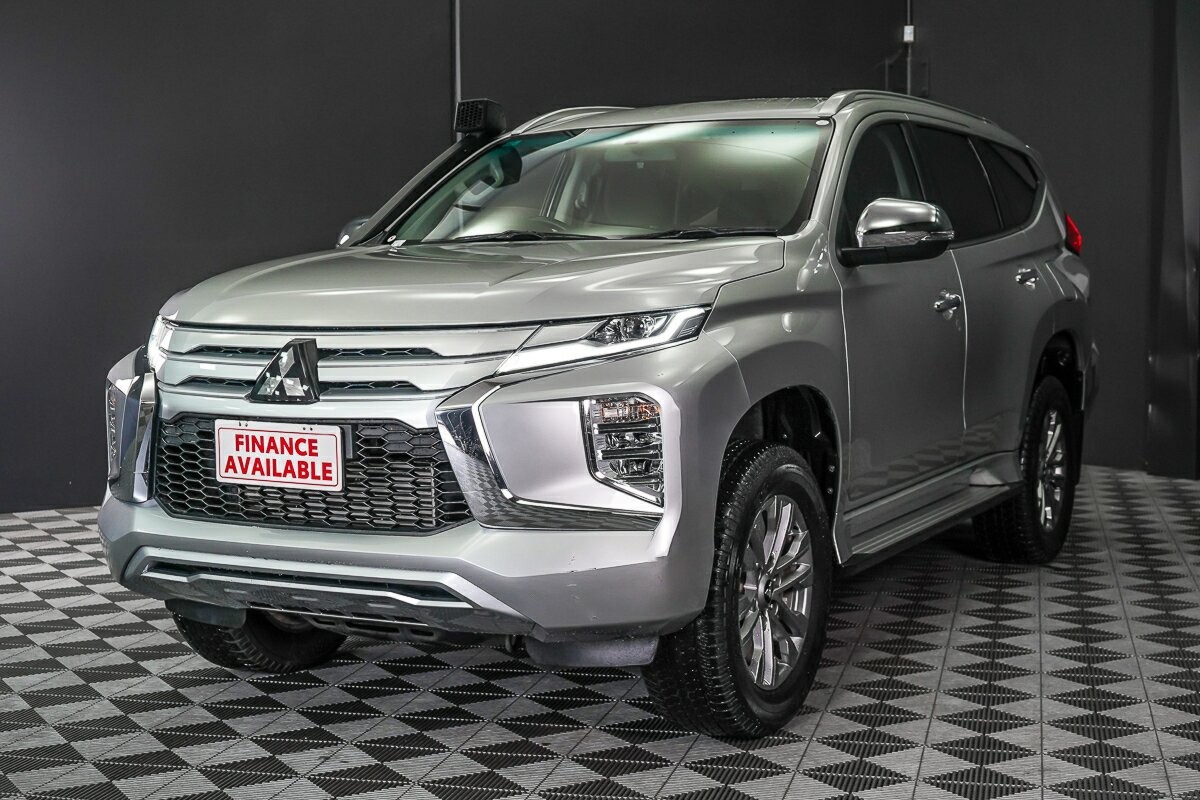 Mitsubishi Pajero Sport image 4