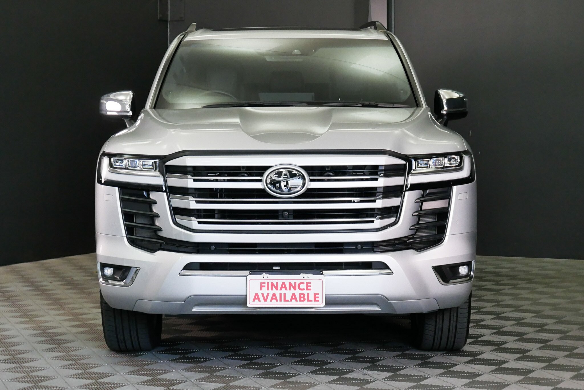 Toyota Landcruiser image 2